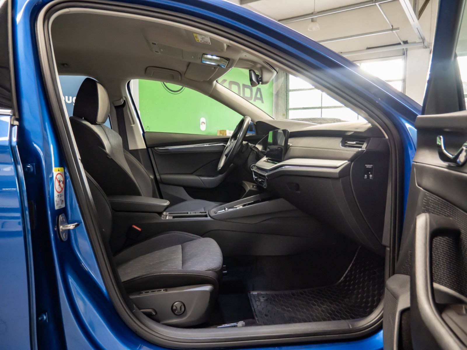 Octavia Combi STYLE TDI DSG+AHK+ALU 17+STANDHEIZUNG+RÜCKFAHRKAMERA+HUD+NAVI+PARK ASSIS