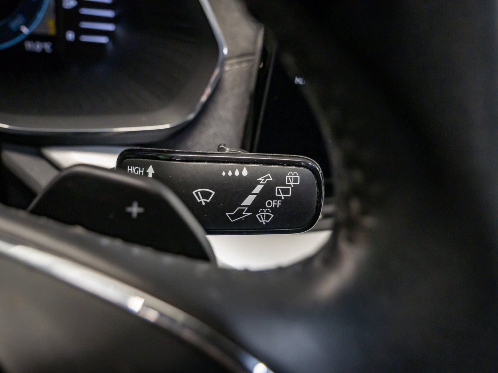 Octavia Combi STYLE TDI DSG+AHK+ALU 17+STANDHEIZUNG+RÜCKFAHRKAMERA+HUD+NAVI+PARK ASSIS