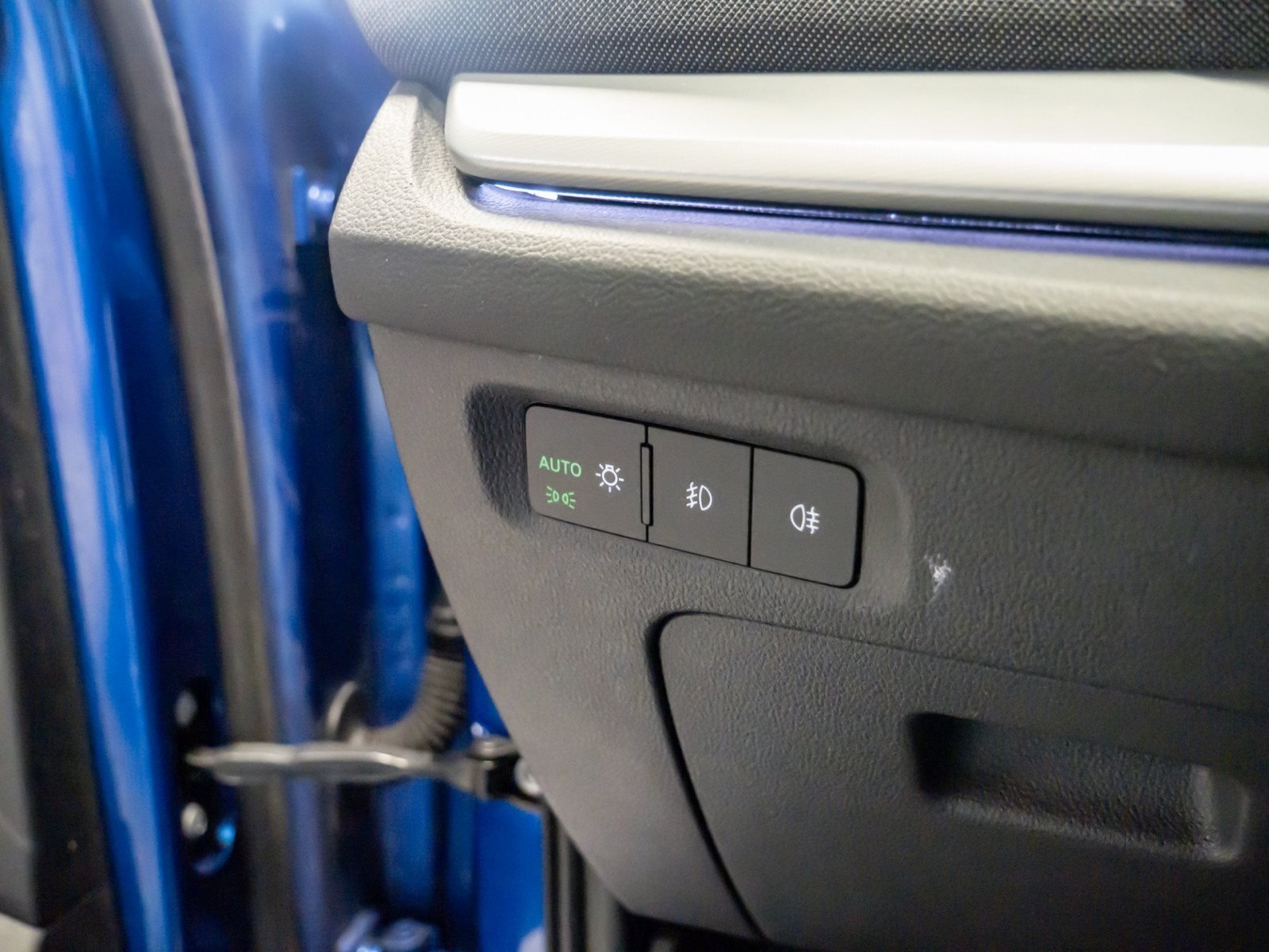 Octavia Combi STYLE TDI DSG+AHK+ALU 17+STANDHEIZUNG+RÜCKFAHRKAMERA+HUD+NAVI+PARK ASSIS