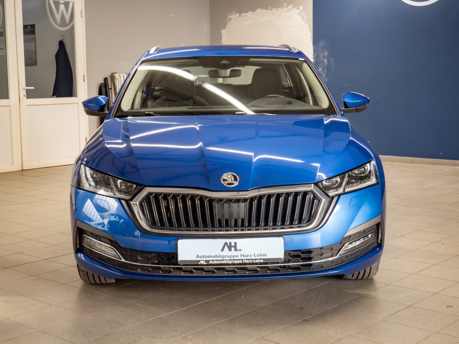 Octavia Combi STYLE TDI DSG+AHK+ALU 17+STANDHEIZUNG+RÜCKFAHRKAMERA+HUD+NAVI+PARK ASSIS