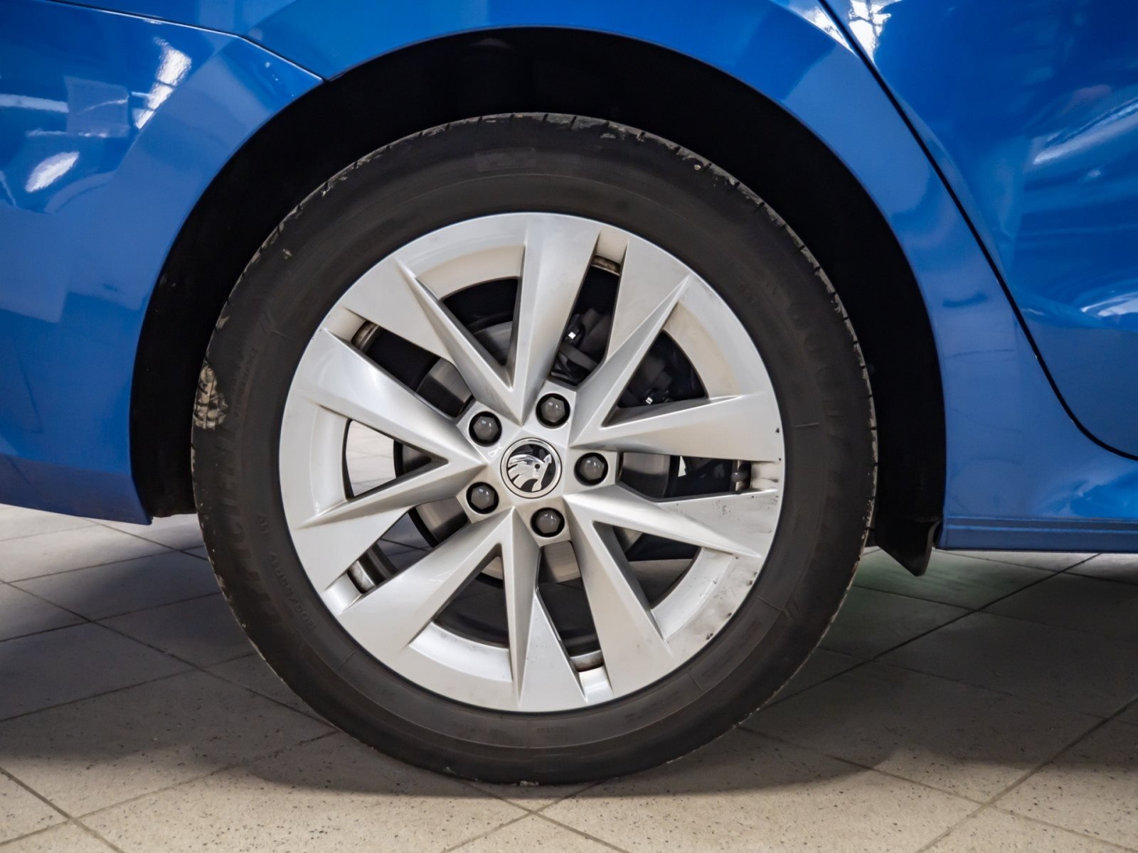 Octavia Combi STYLE TDI DSG+AHK+ALU 17+STANDHEIZUNG+RÜCKFAHRKAMERA+HUD+NAVI+PARK ASSIS