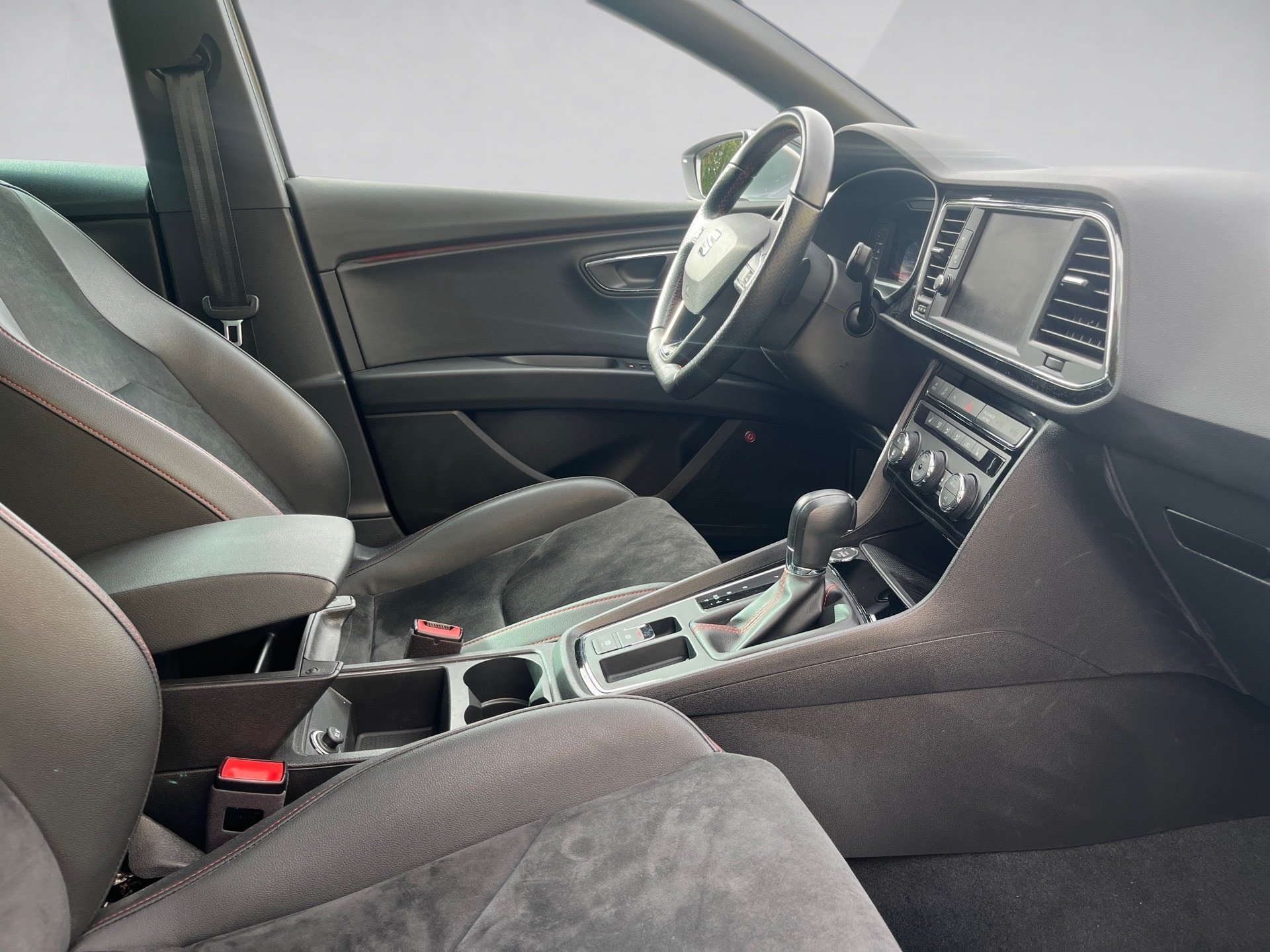 Leon SPORTSTOURER FR+ALU 18+RÜCKFAHRKAMERA+ACC+DCC+LED+NAVI