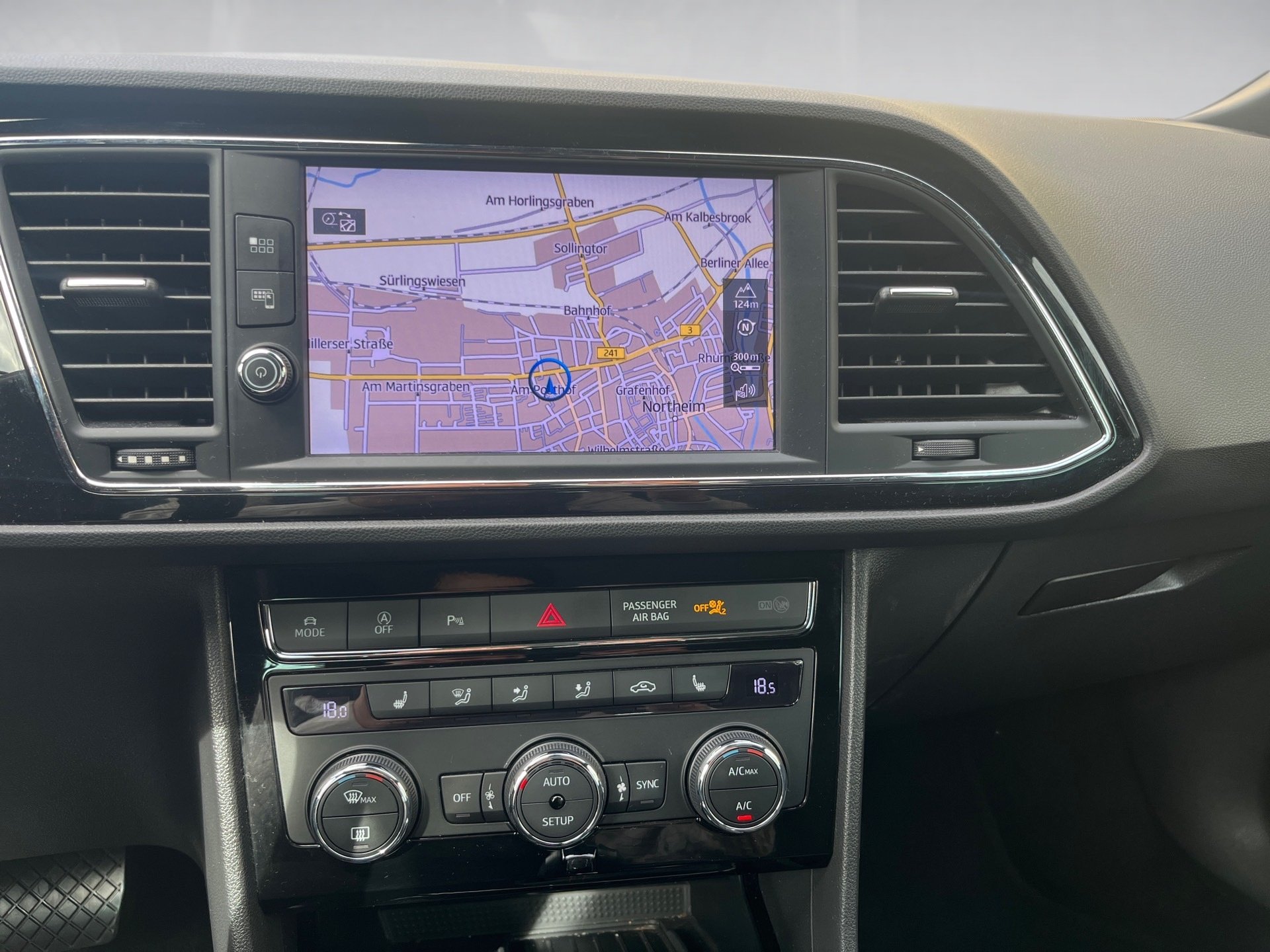 Leon SPORTSTOURER FR+ALU 18+RÜCKFAHRKAMERA+ACC+DCC+LED+NAVI