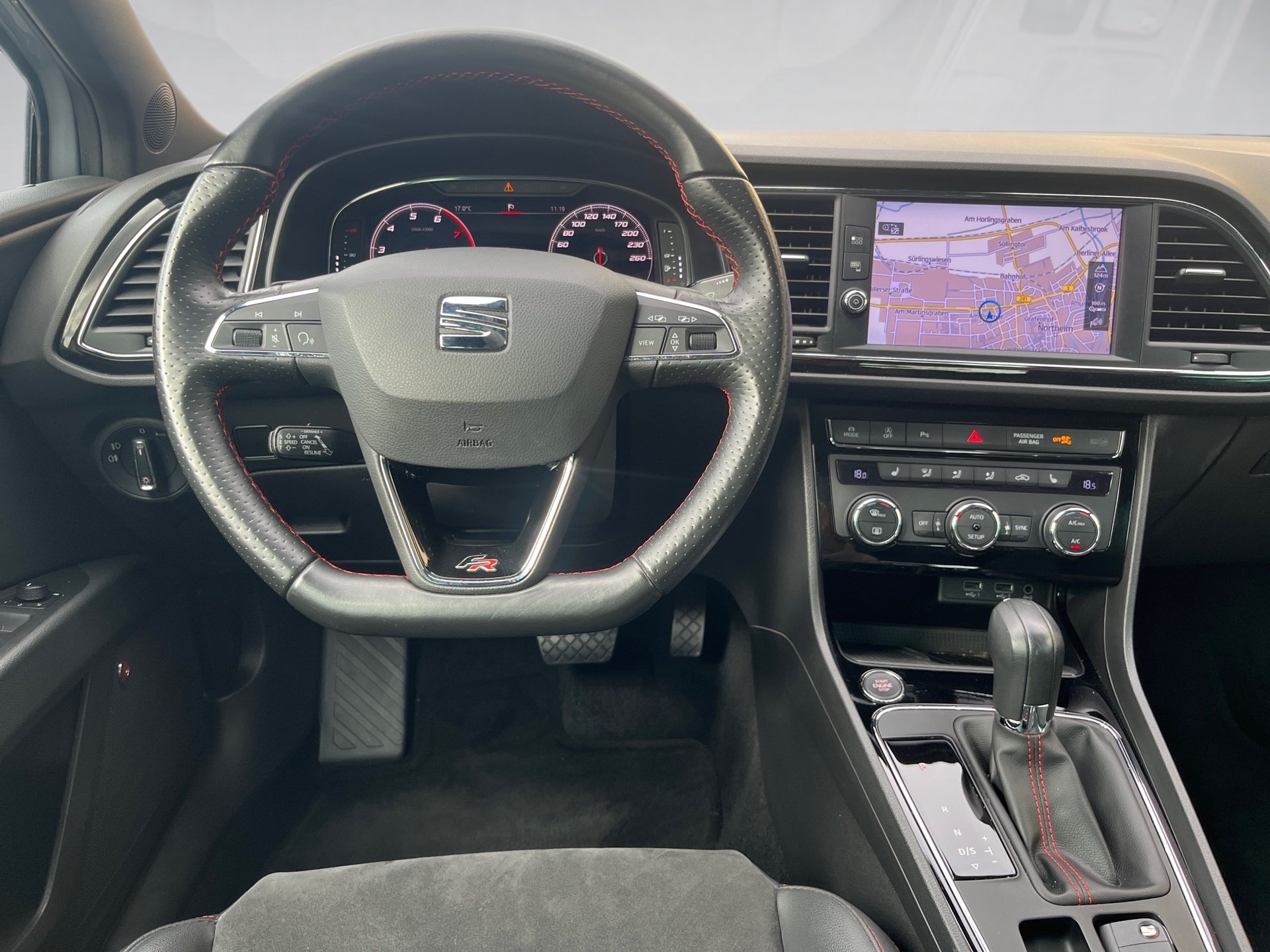 Leon SPORTSTOURER FR+ALU 18+RÜCKFAHRKAMERA+ACC+DCC+LED+NAVI