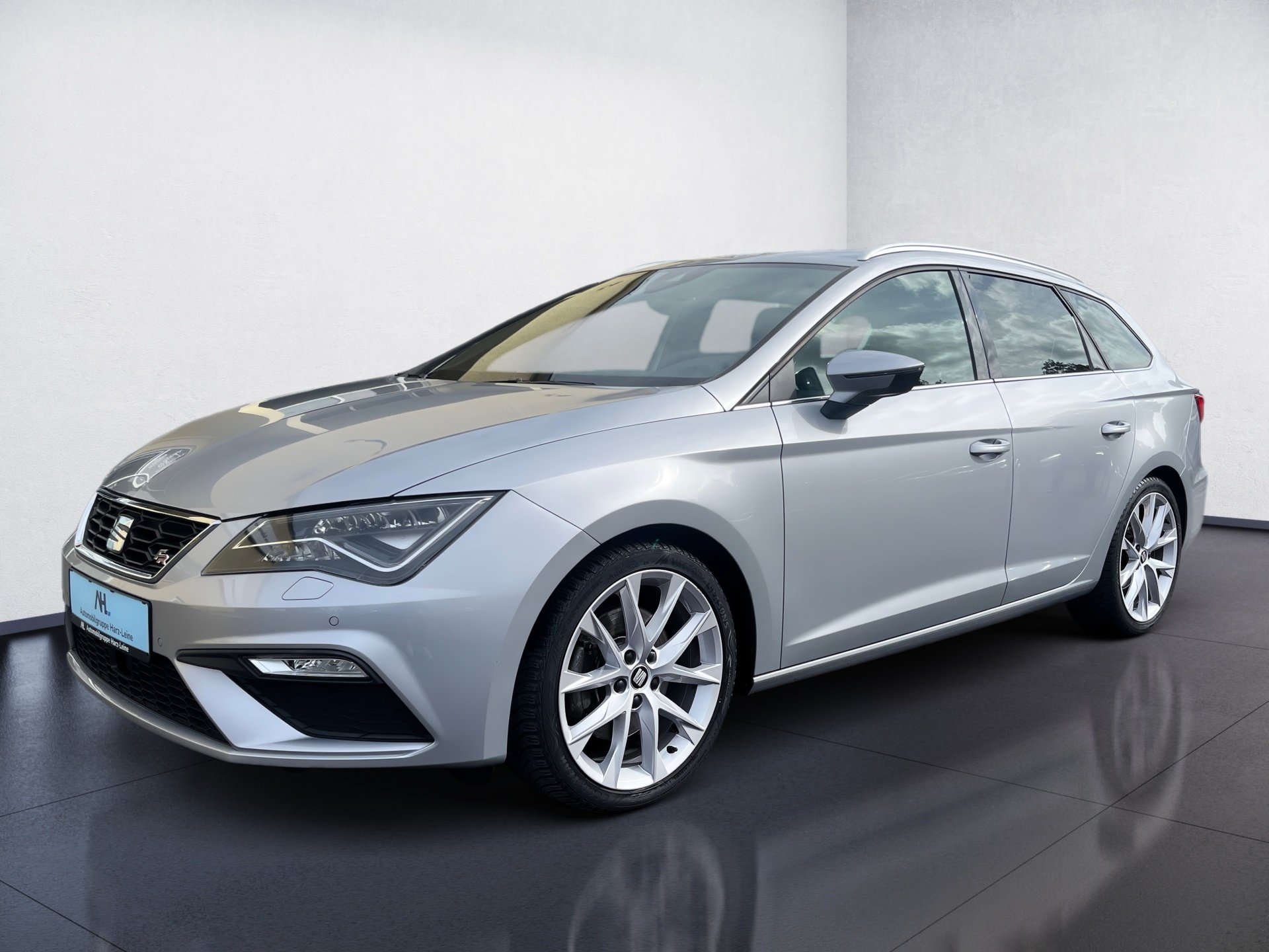 Leon SPORTSTOURER FR+ALU 18+RÜCKFAHRKAMERA+ACC+DCC+LED+NAVI