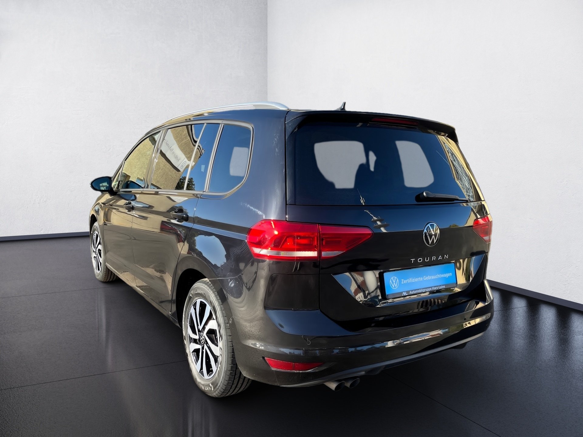 Touran ACTIVE TDI DSG+ALU 16+ACC+TRAVEL ASSIST+EINPARKHILFE+LED+APP CONNECT