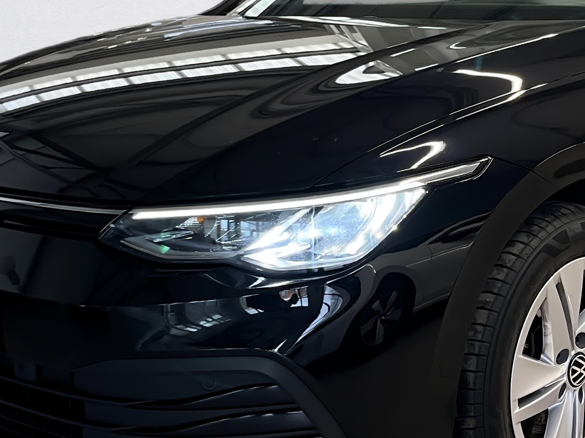 Golf VIII Variant LIFE TDI+ALU 16+NAVI+LED+WINTERPAKET+SITZHEIZUNG+APP CONNECT+KLIMA