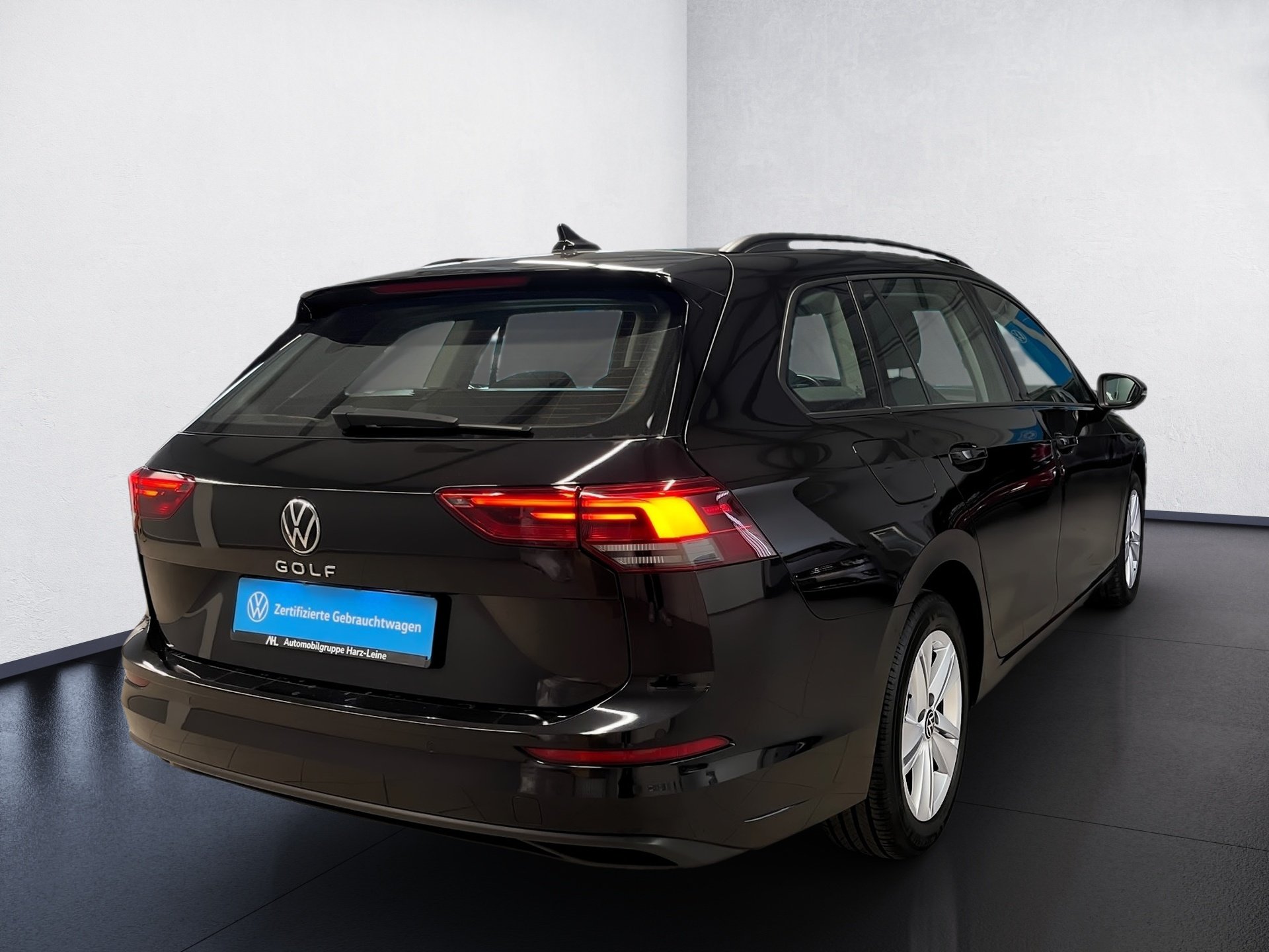 Golf VIII Variant LIFE TDI+ALU 16+NAVI+LED+WINTERPAKET+SITZHEIZUNG+APP CONNECT+KLIMA