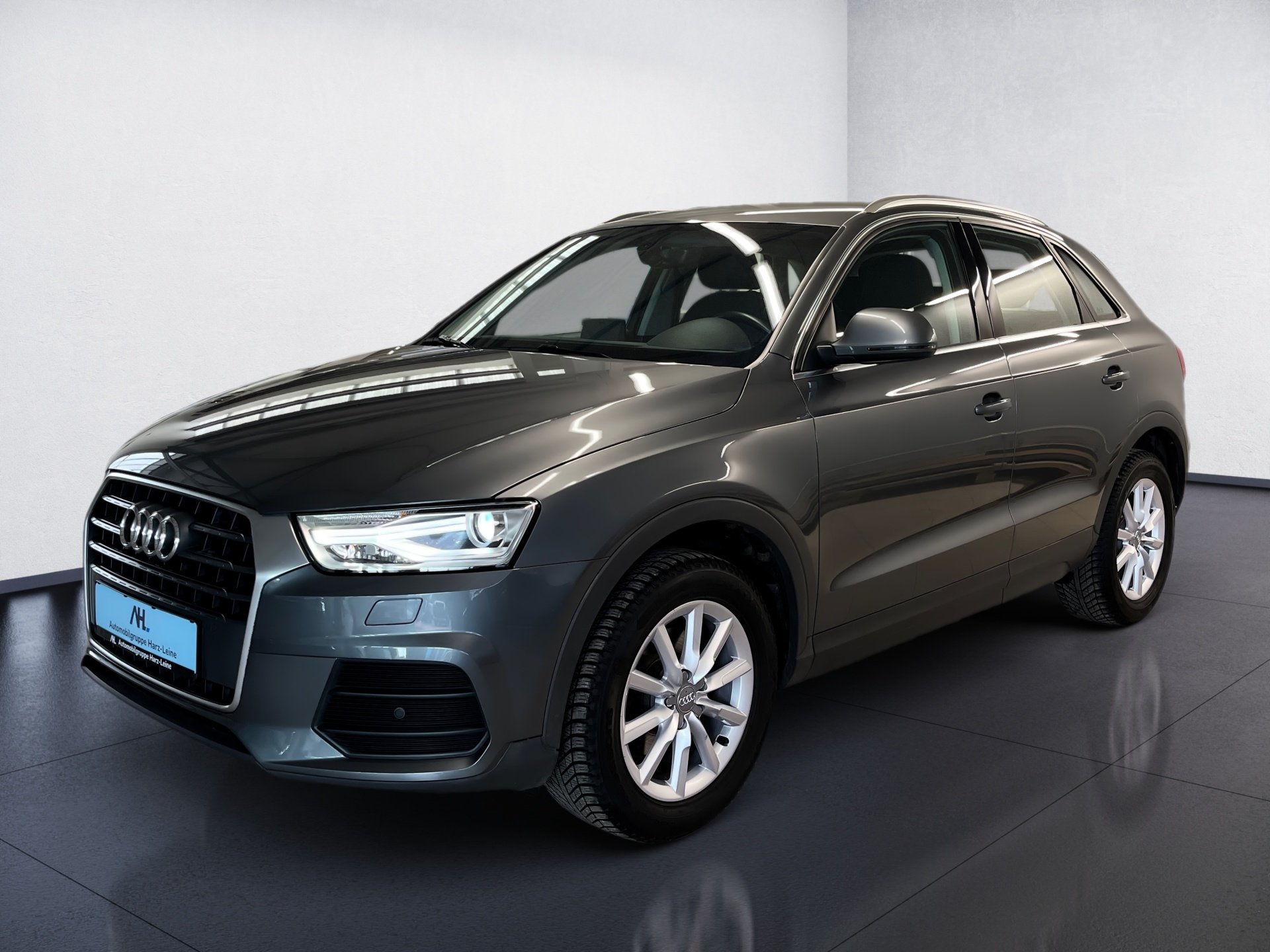 Q3 AHK+ALU 17+MMI NAVI+EINPARKHILFE PLUS+XENON PLUS+KLIMA+ELK HECKKLAPPE+SI