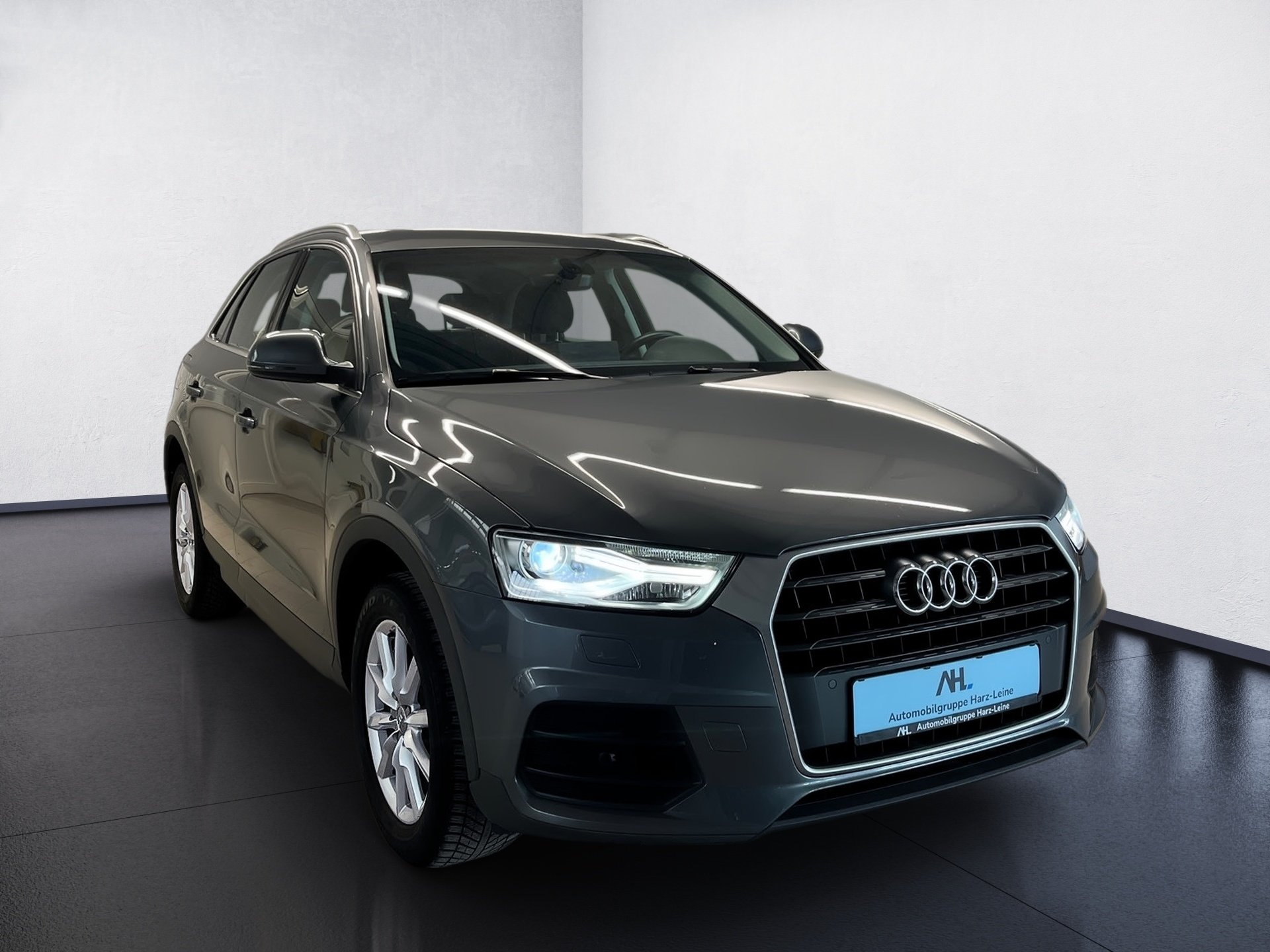 Q3 AHK+ALU 17+MMI NAVI+EINPARKHILFE PLUS+XENON PLUS+KLIMA+ELK HECKKLAPPE+SI