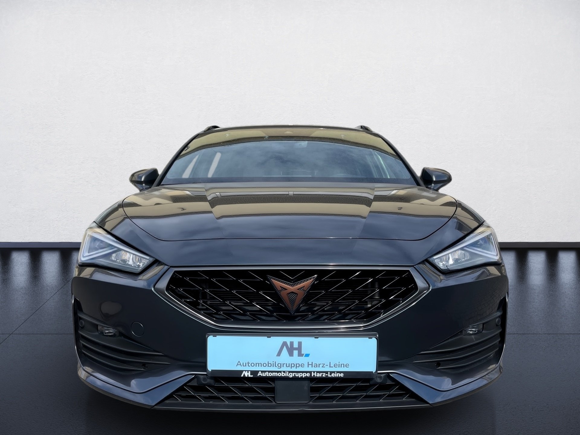 Leon Sportstourer e-HYBRID DSG+ALU 18+DCC+RÜCKFAHRKAMERA+KEYLESS+LED+NAVI+STAUASSISTENT+