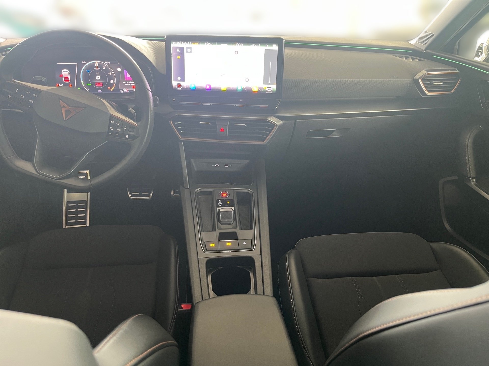 Leon Sportstourer e-HYBRID DSG+ALU 18+DCC+RÜCKFAHRKAMERA+KEYLESS+LED+NAVI+STAUASSISTENT+