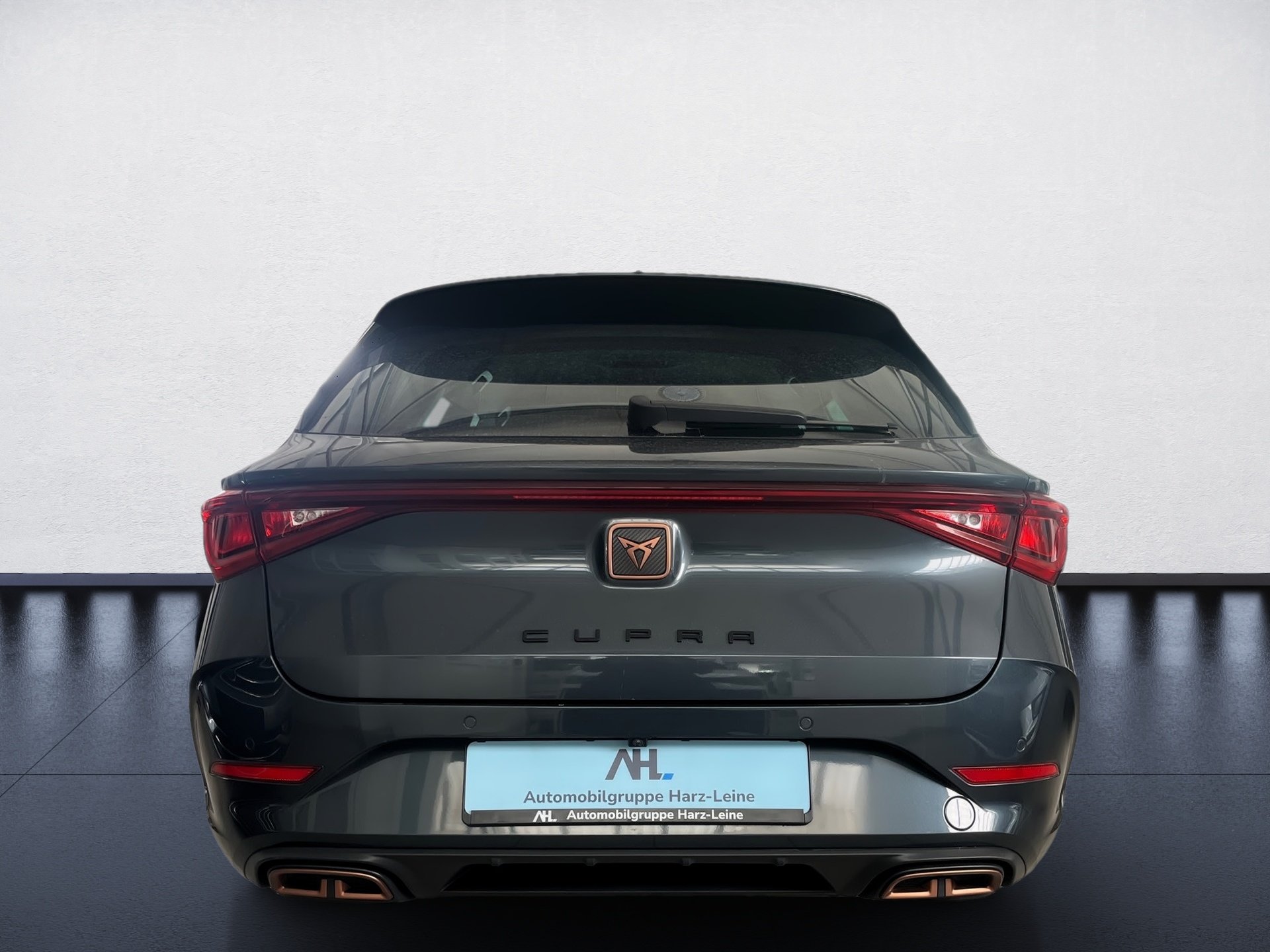 Leon Sportstourer e-HYBRID DSG+ALU 18+DCC+RÜCKFAHRKAMERA+KEYLESS+LED+NAVI+STAUASSISTENT+