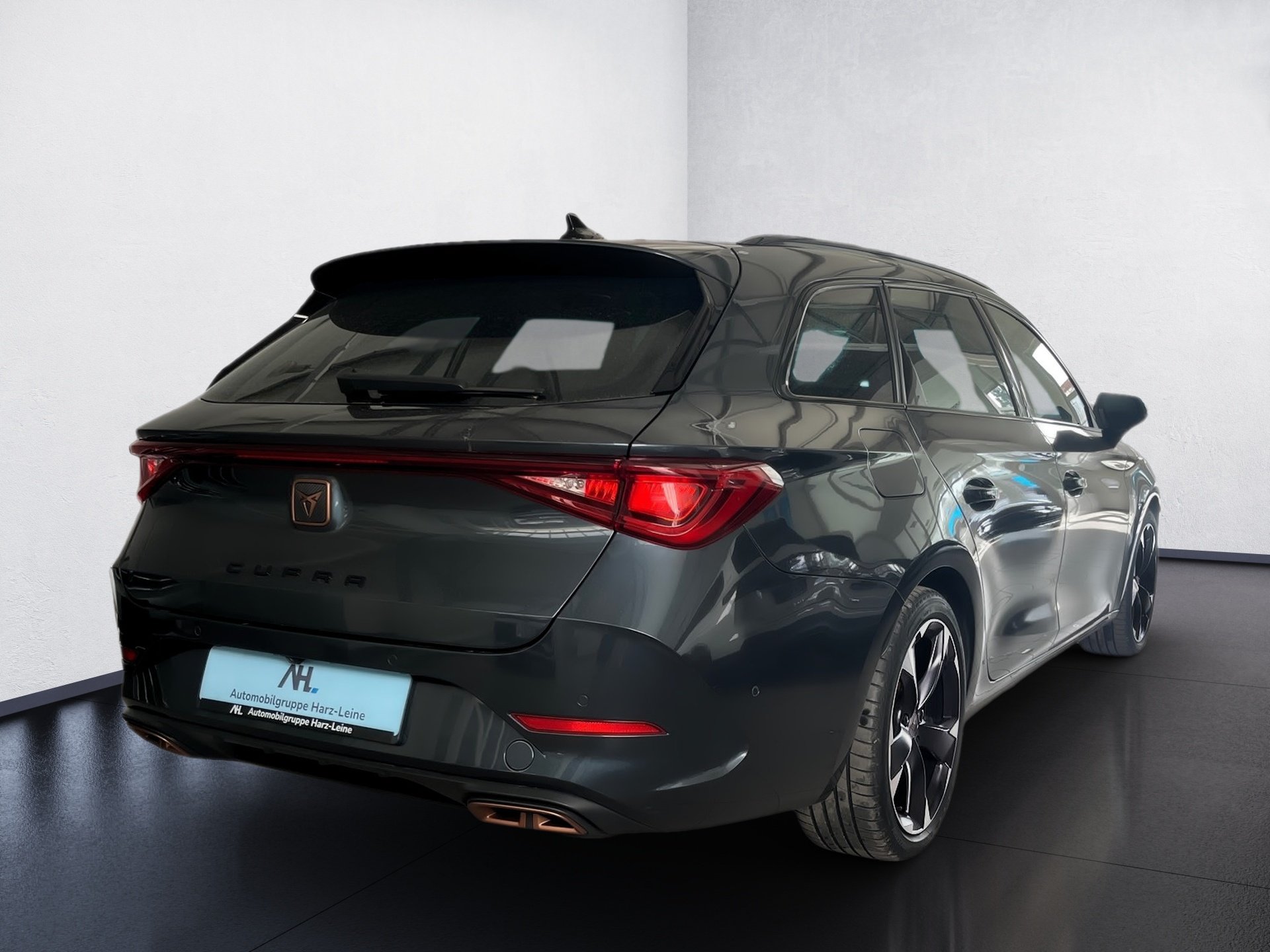 Leon Sportstourer e-HYBRID DSG+ALU 18+DCC+RÜCKFAHRKAMERA+KEYLESS+LED+NAVI+STAUASSISTENT+