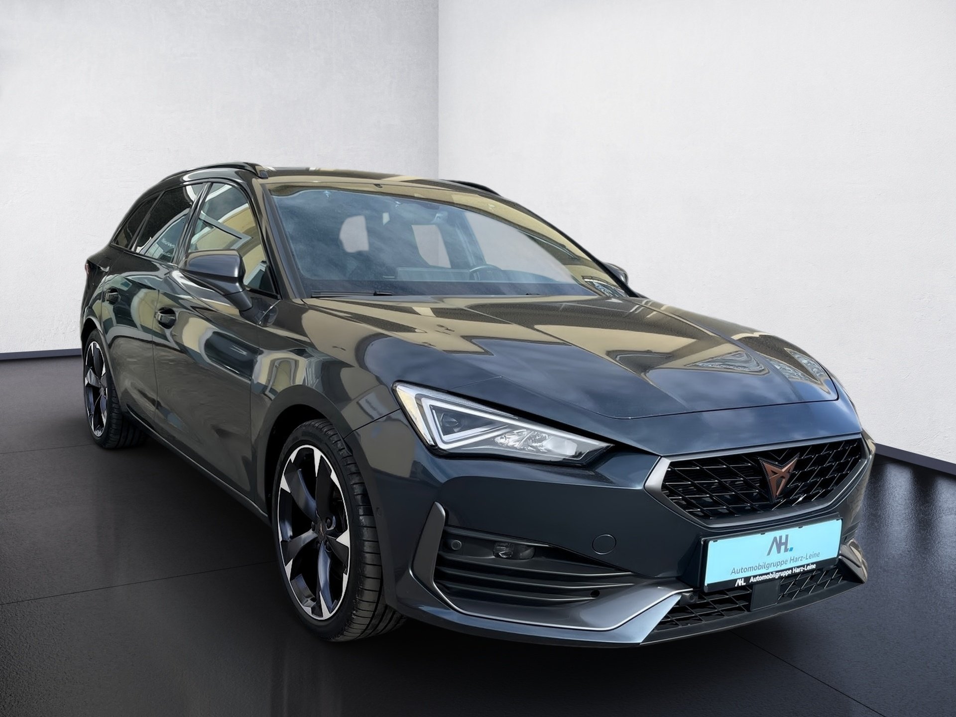 Leon Sportstourer e-HYBRID DSG+ALU 18+DCC+RÜCKFAHRKAMERA+KEYLESS+LED+NAVI+STAUASSISTENT+