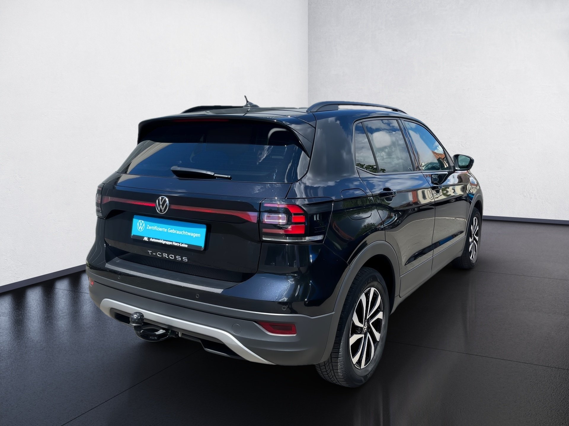 T-Cross ACTIVE TSI+NEUER MOTOR+AHK+ALU 16+ACC+EINPARKHILFE+NAVI+KLIMA+APP CONNEC