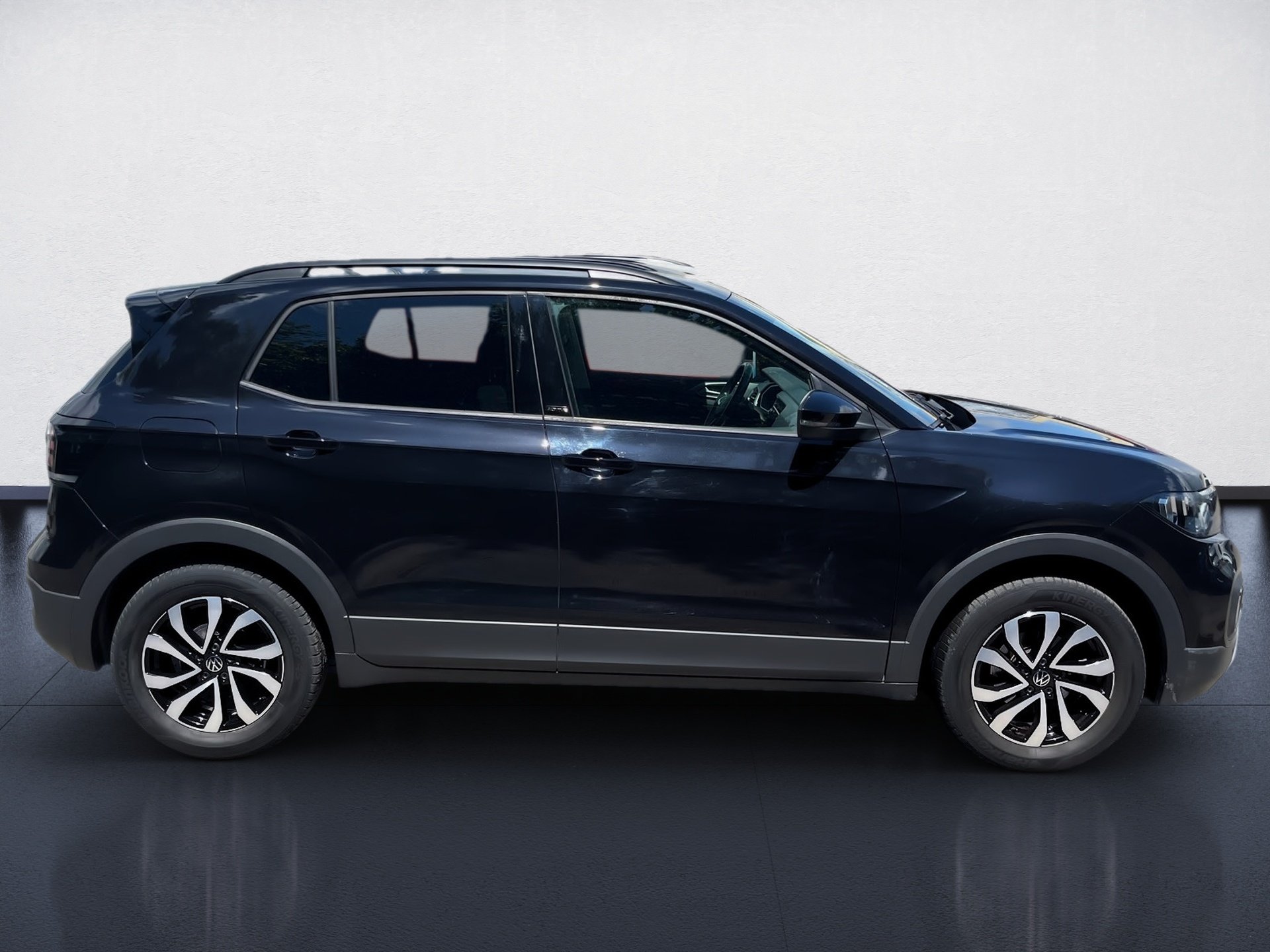 T-Cross ACTIVE TSI+NEUER MOTOR+AHK+ALU 16+ACC+EINPARKHILFE+NAVI+KLIMA+APP CONNEC