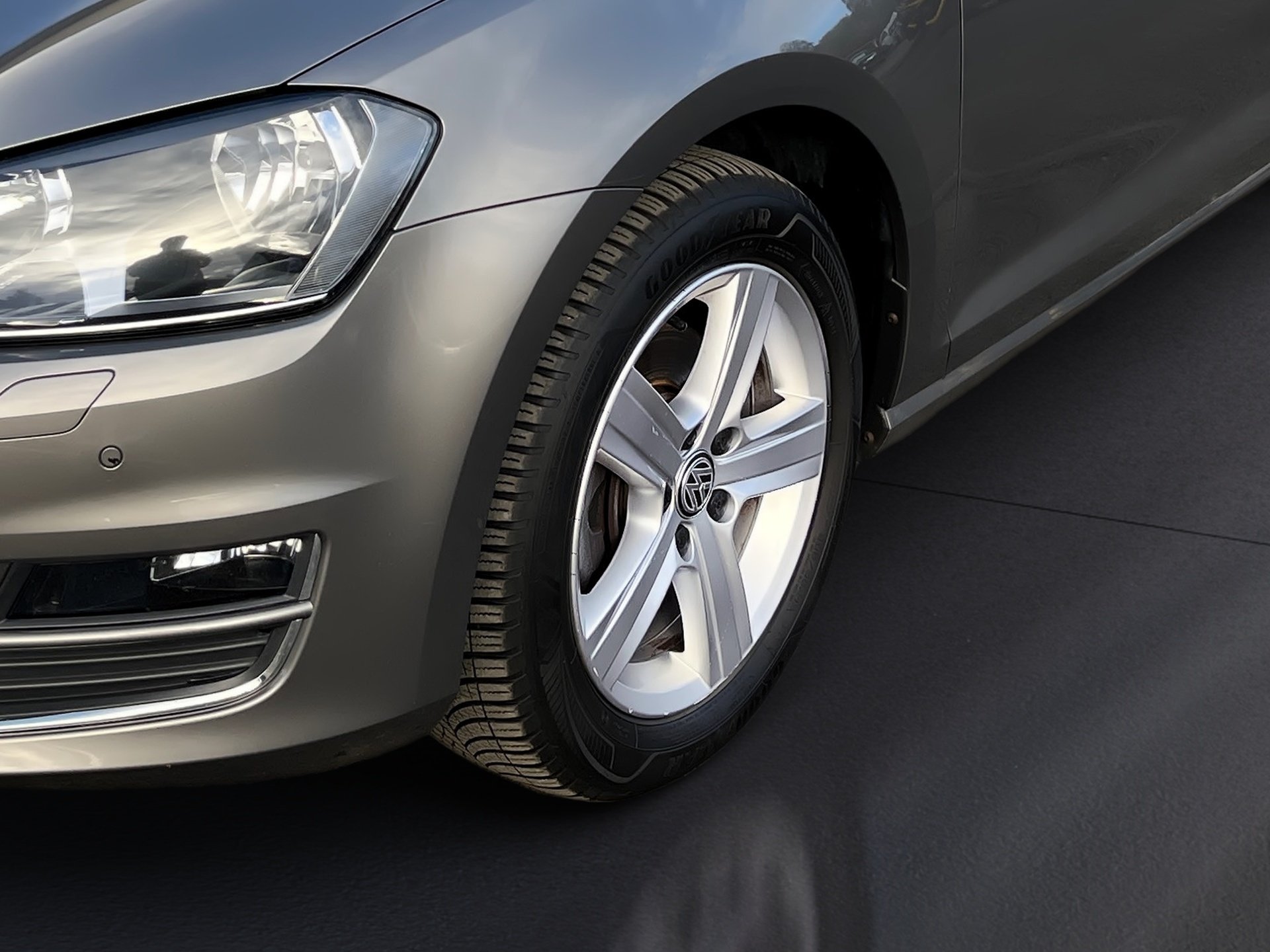 Golf VII Variant HIGHLINE TSI DSG+ALU 16+RÜCKFAHRKAMERA+ACC+EINPARKHILFE+KLIMA+RADIO