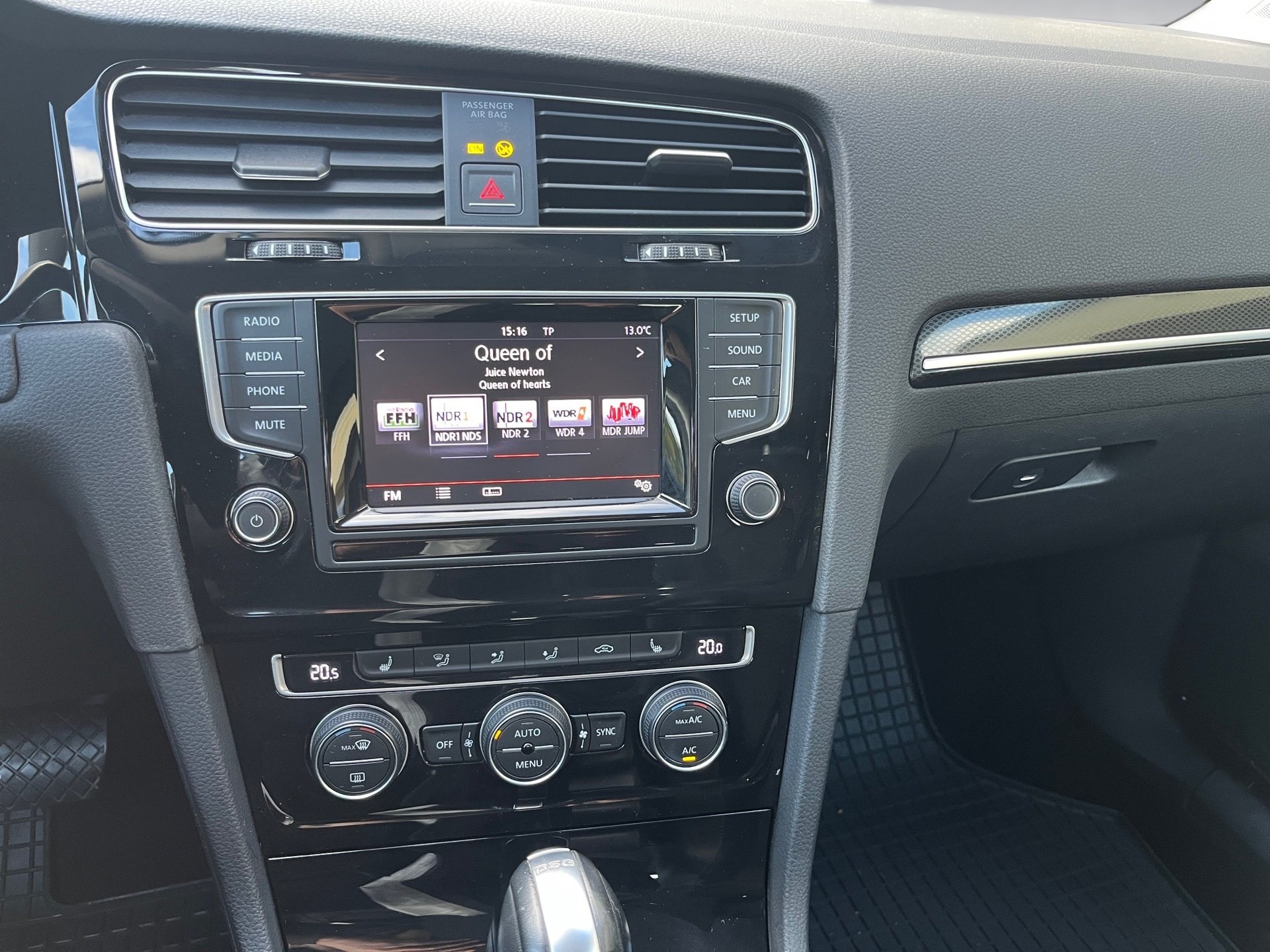 Golf VII Variant HIGHLINE TSI DSG+ALU 16+RÜCKFAHRKAMERA+ACC+EINPARKHILFE+KLIMA+RADIO