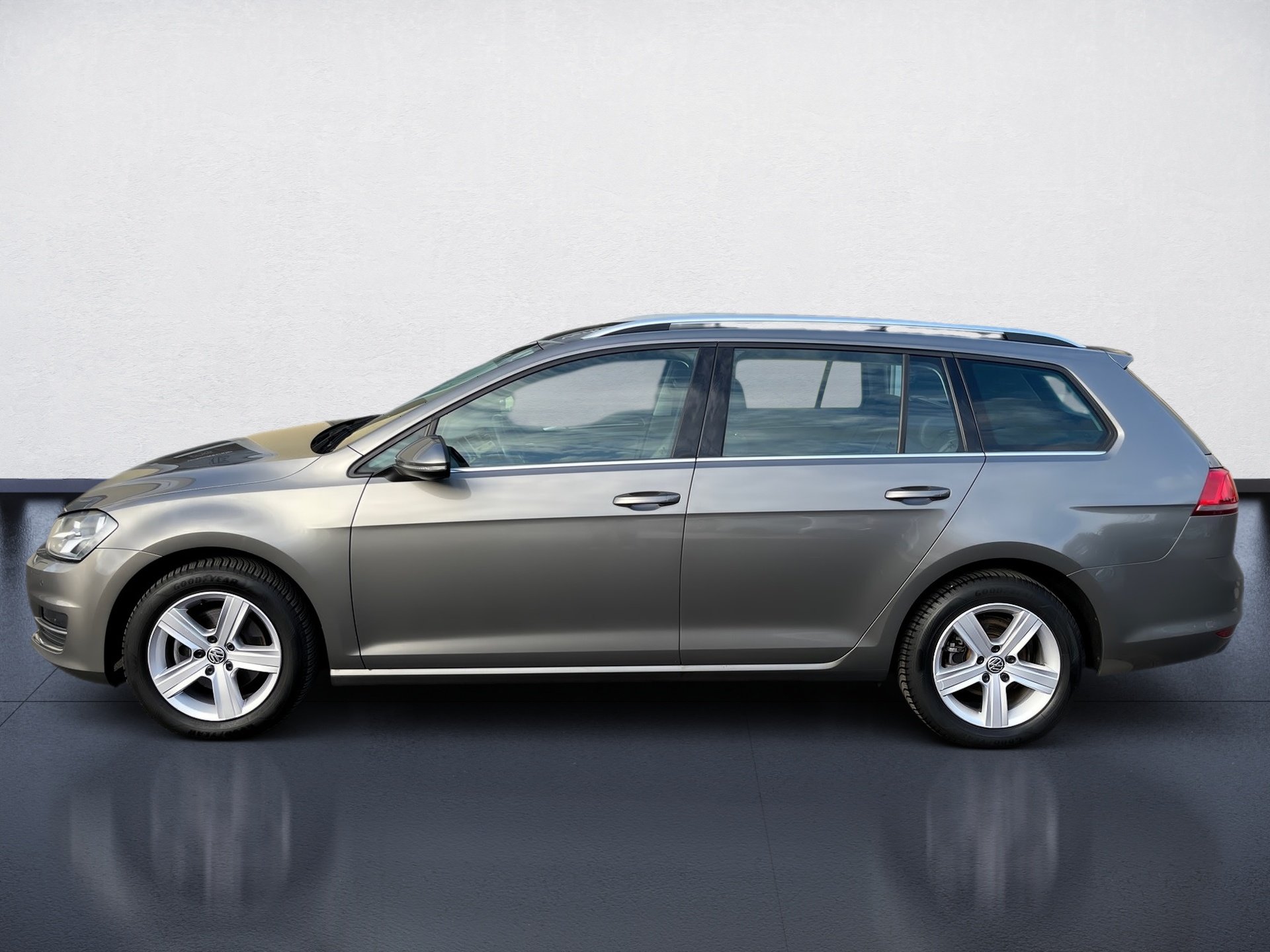 Golf VII Variant HIGHLINE TSI DSG+ALU 16+RÜCKFAHRKAMERA+ACC+EINPARKHILFE+KLIMA+RADIO