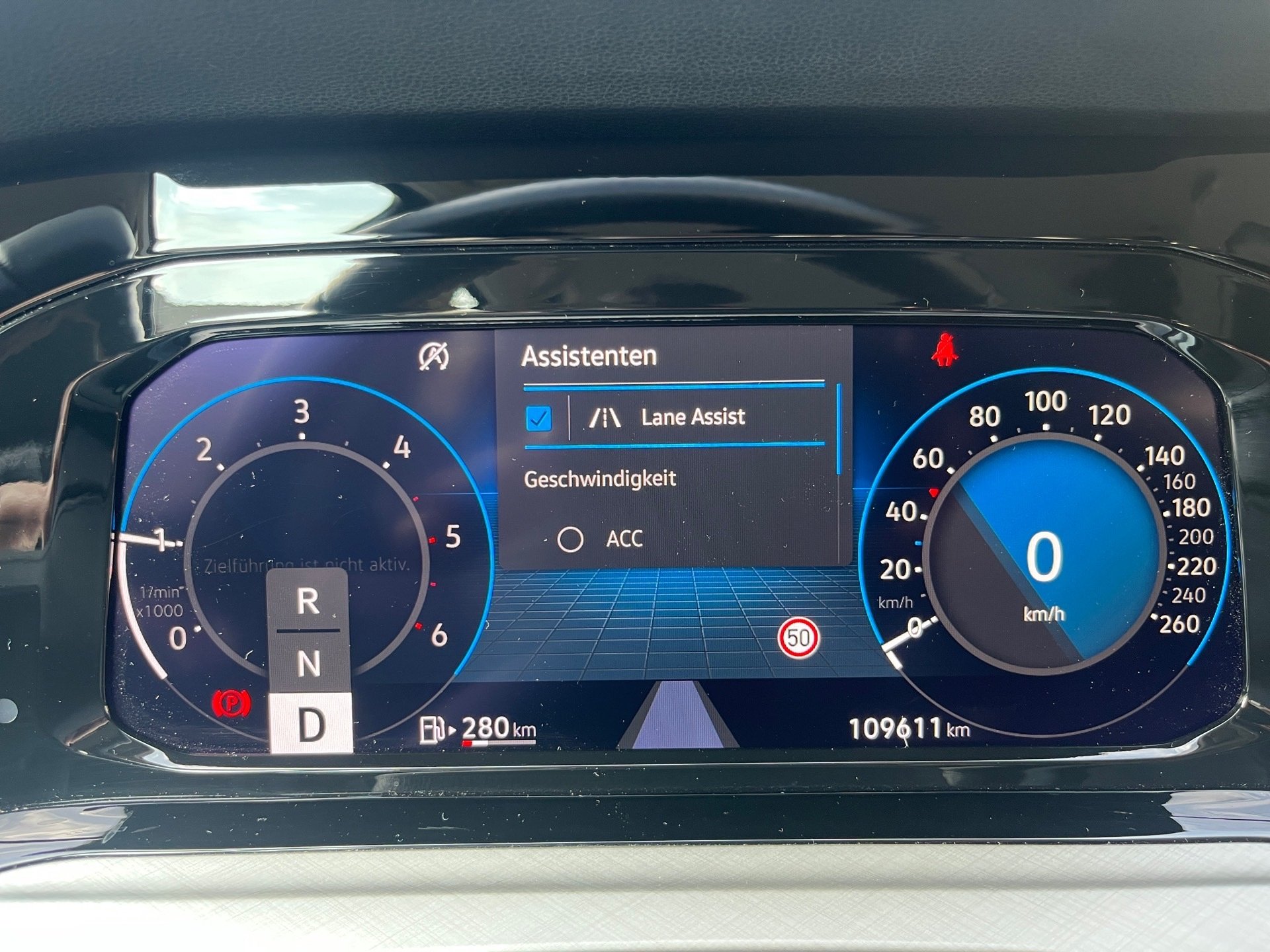 Golf VIII Variant LIFE TDI DSG+ALU 16+TRAVEL ASSIST+NAVI+LED+APP CONNECT+BUSINESS-PAKET+KL