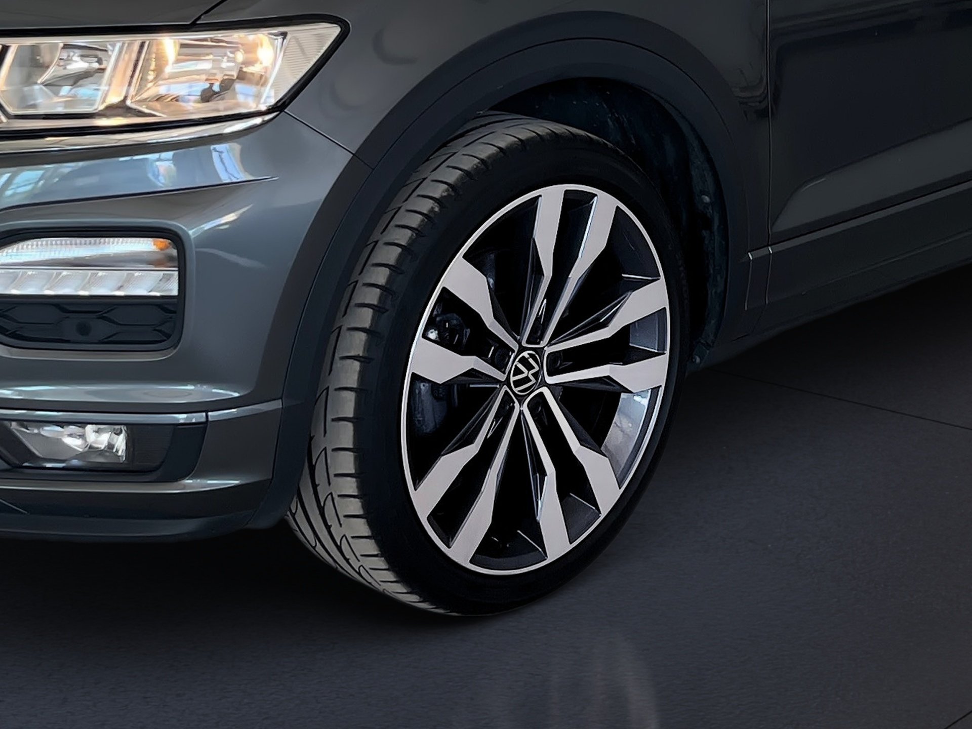 T-ROC SPORT TSI DSG+ALU 19+AHK+NAVI+EINPARKHILFE+SITZHEIZUNG+WINTERPAKET+KLIMA