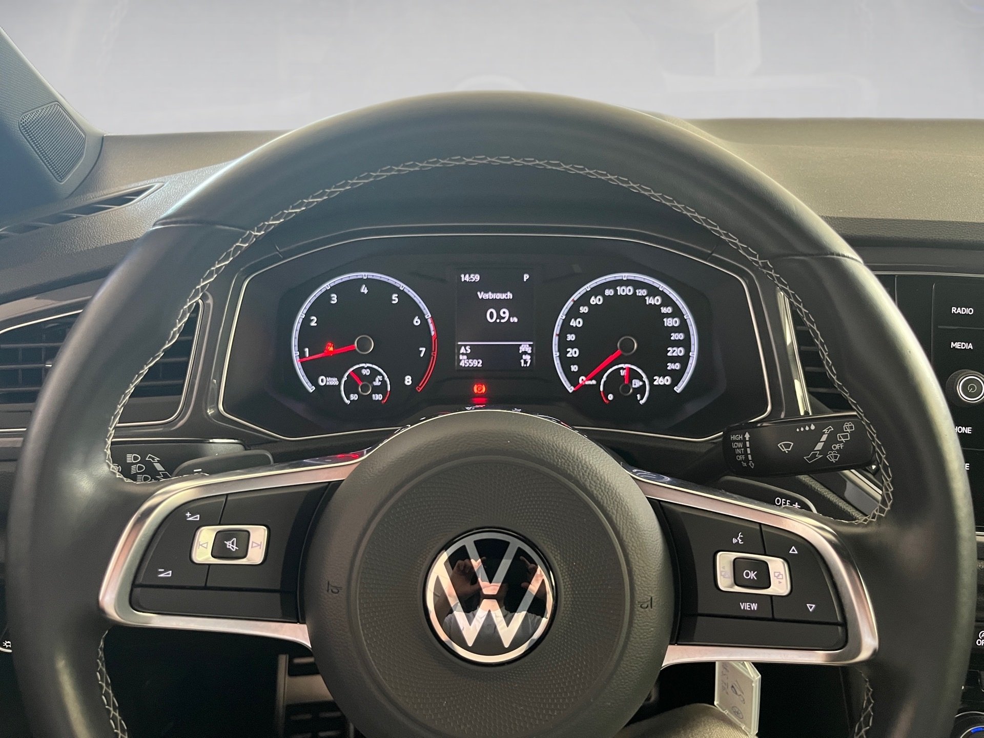 T-ROC SPORT TSI DSG+ALU 19+AHK+NAVI+EINPARKHILFE+SITZHEIZUNG+WINTERPAKET+KLIMA
