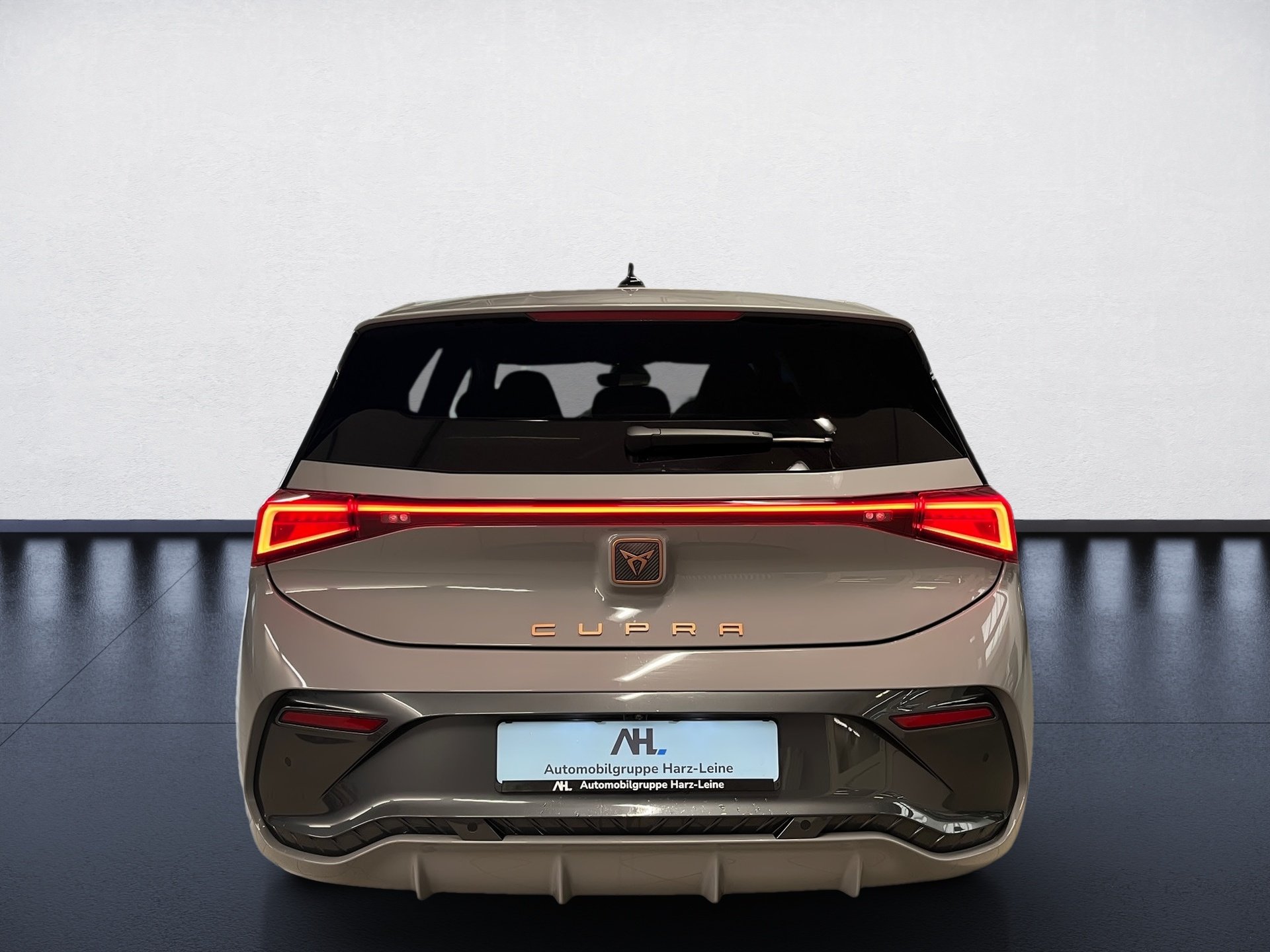 Born ALU 18+360° KAMERA+NAVI+ACC+KLIMA+MIRROR LINK+LED+EINPARKHILFE+KEYLESS