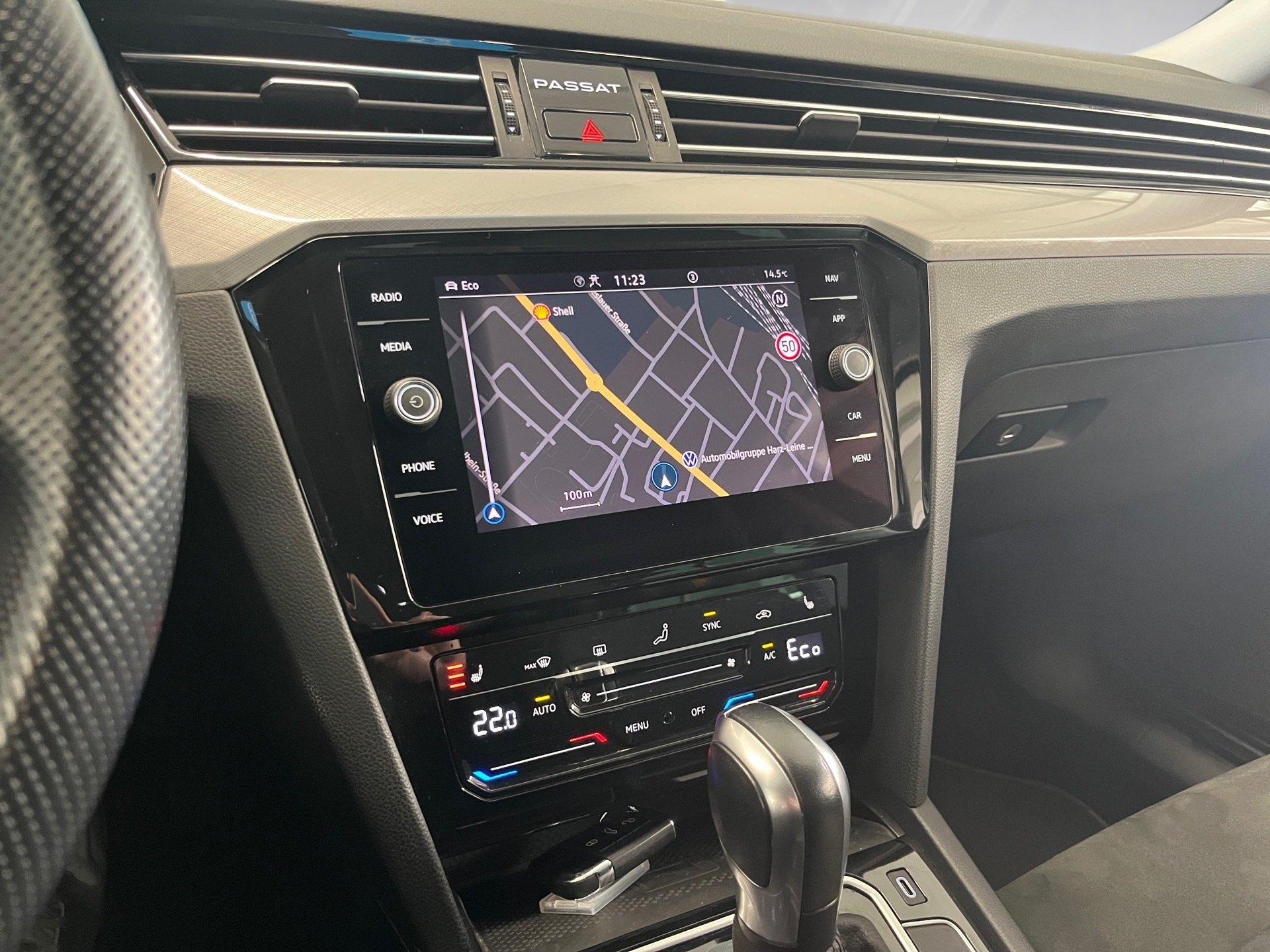 Passat Variant GTE DSG+AHK+ALU 18+RÜCKFAHRKAMERA+TRAVEL ASSIST+LED-MATRIX+NAVI+APP CONN