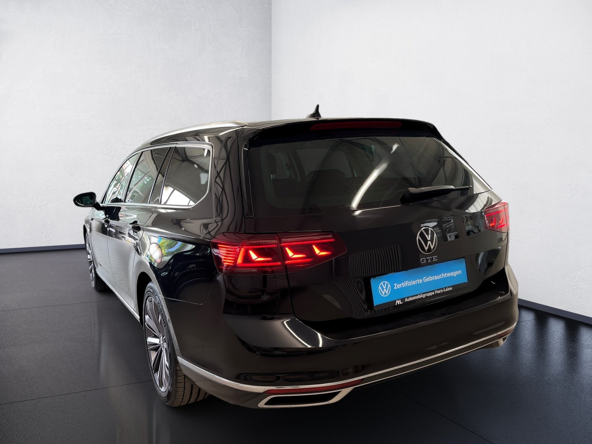 Passat Variant GTE DSG+AHK+ALU 18+RÜCKFAHRKAMERA+TRAVEL ASSIST+LED-MATRIX+NAVI+APP CONN