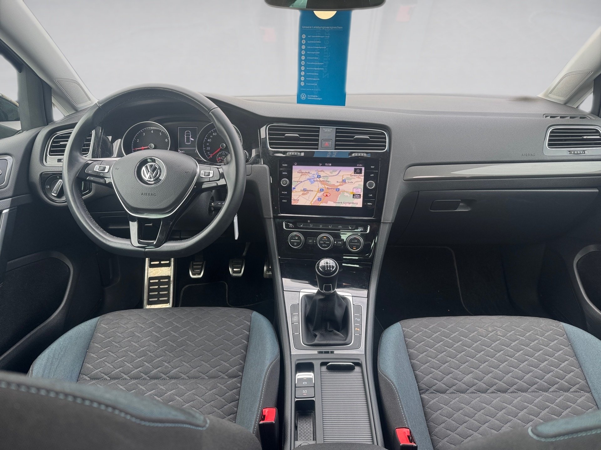 Golf VIII IQ-DRIVE+TSI+R-LINE SPORTPAKET+LED+NAVI+SITZHEIZUNG+ACC+PAARK ASSIST+TELEF