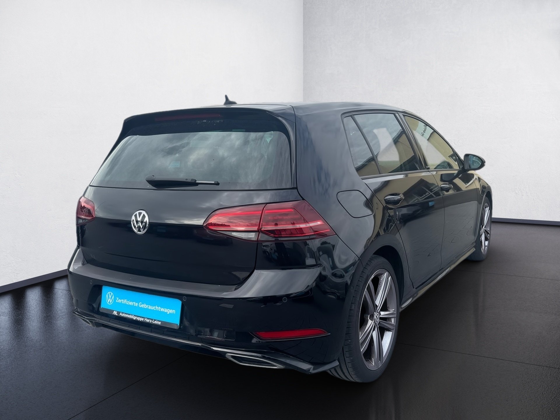 Golf VIII IQ-DRIVE+TSI+R-LINE SPORTPAKET+LED+NAVI+SITZHEIZUNG+ACC+PAARK ASSIST+TELEF