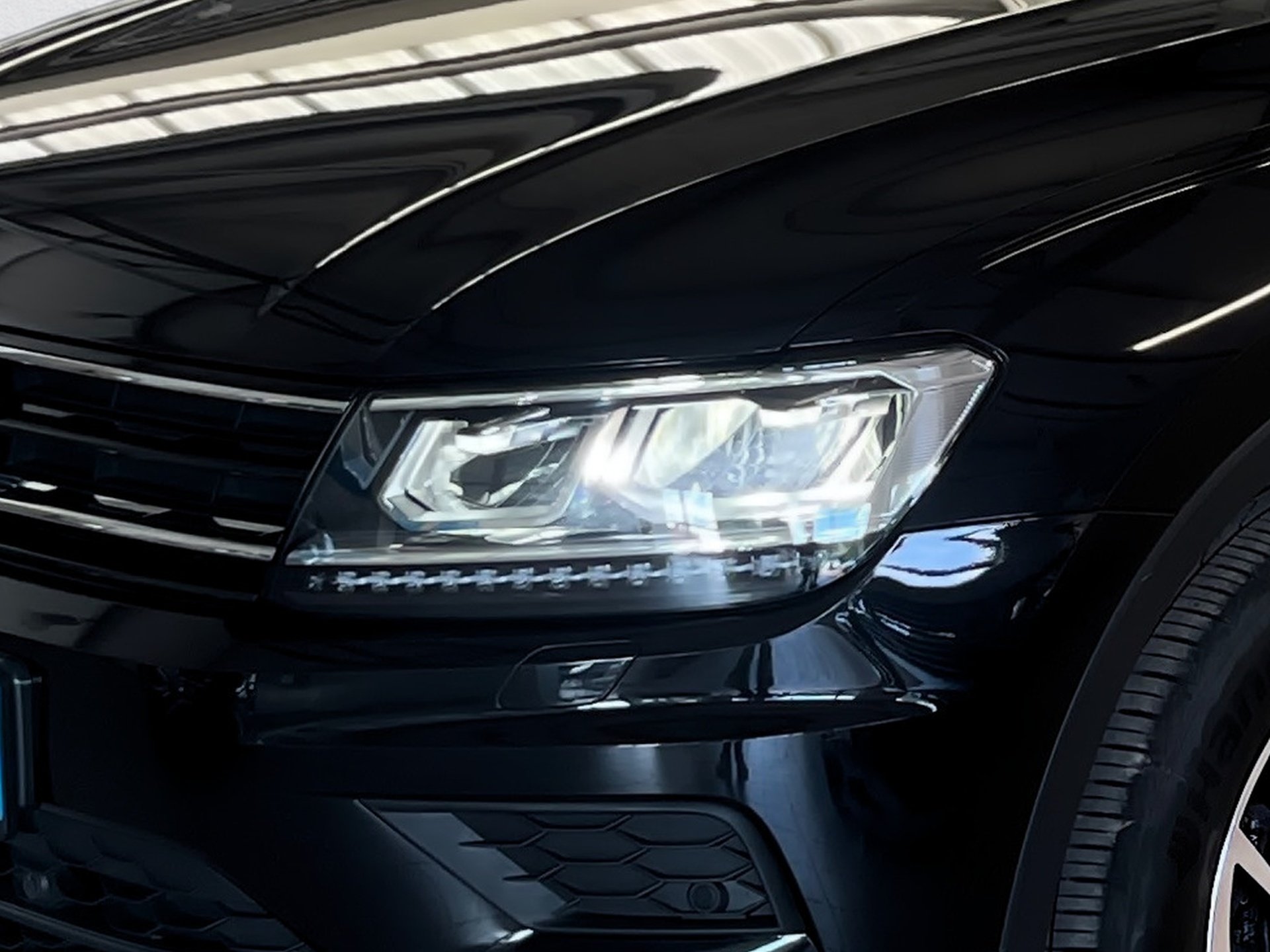 Tiguan SOUND TSI+AHK+ALU 17+NAVI+LED+ACC+APP CONNECT+SIDE ASSIST+EINPARKHILFE