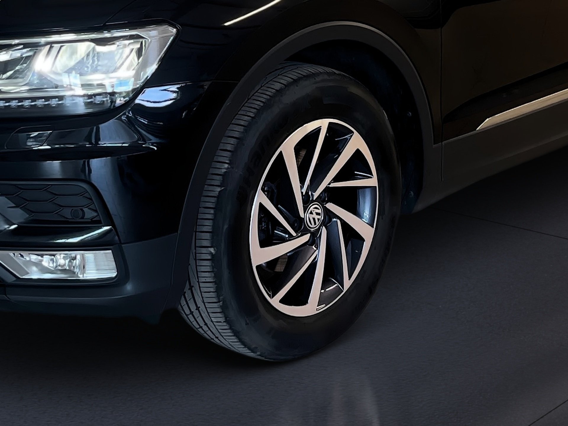 Tiguan SOUND TSI+AHK+ALU 17+NAVI+LED+ACC+APP CONNECT+SIDE ASSIST+EINPARKHILFE