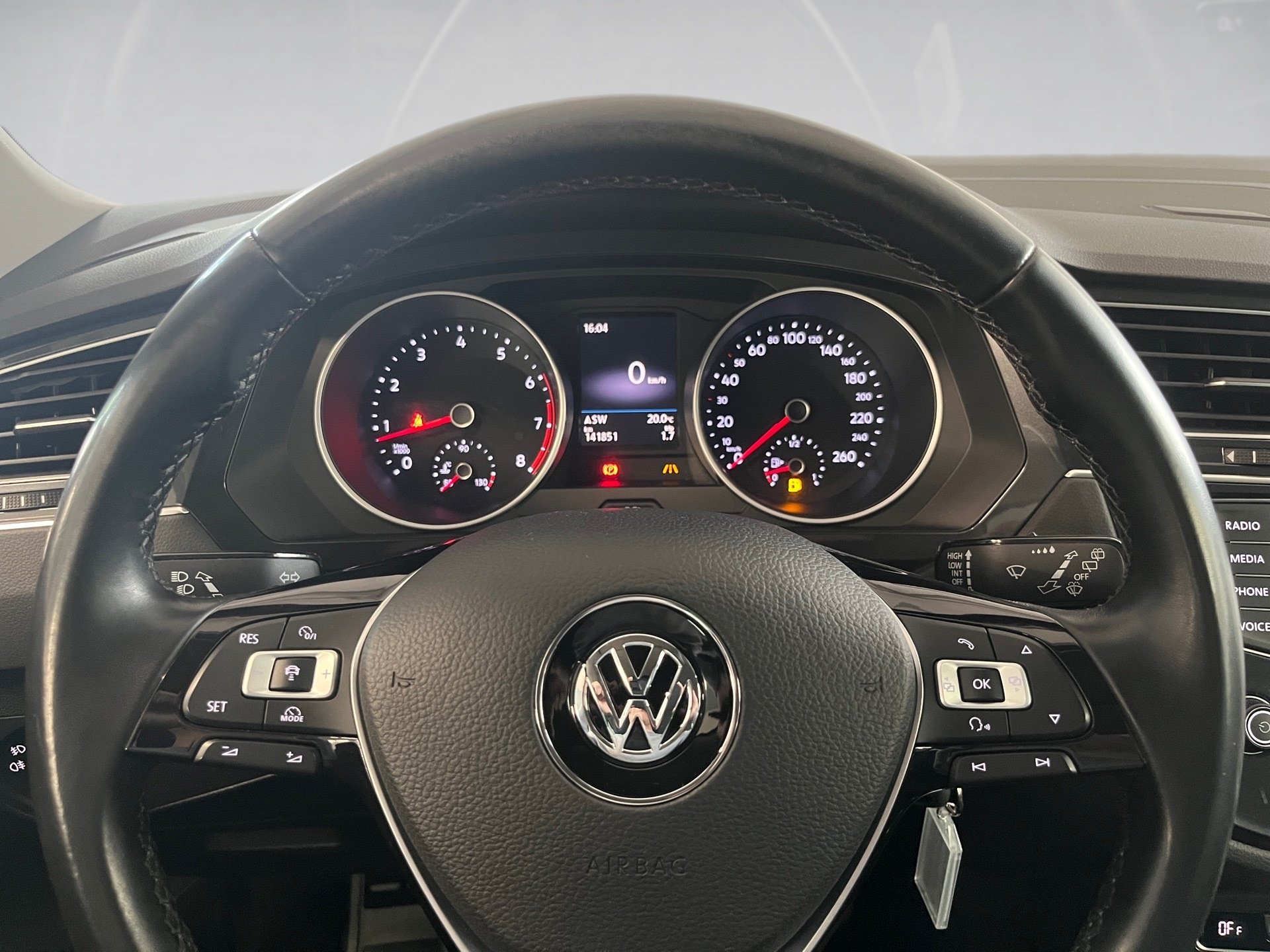 Tiguan SOUND TSI+AHK+ALU 17+NAVI+LED+ACC+APP CONNECT+SIDE ASSIST+EINPARKHILFE