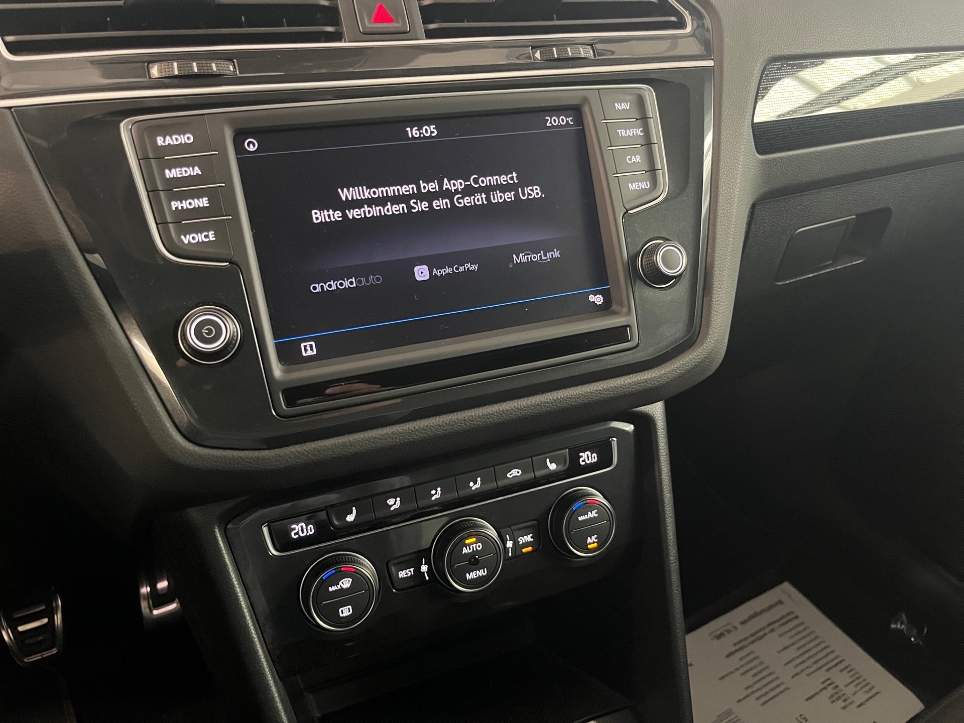 Tiguan SOUND TSI+AHK+ALU 17+NAVI+LED+ACC+APP CONNECT+SIDE ASSIST+EINPARKHILFE