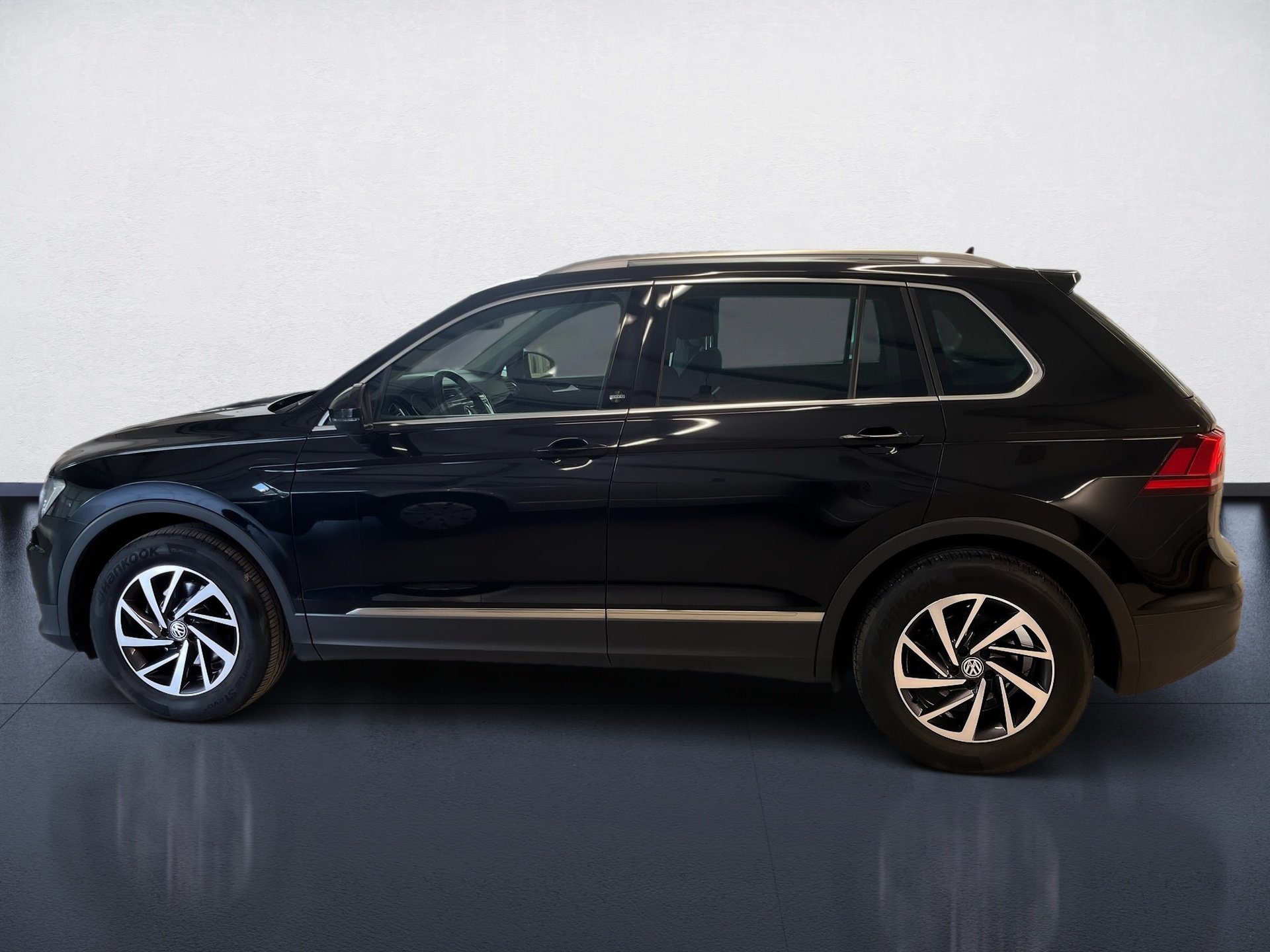 Tiguan SOUND TSI+AHK+ALU 17+NAVI+LED+ACC+APP CONNECT+SIDE ASSIST+EINPARKHILFE