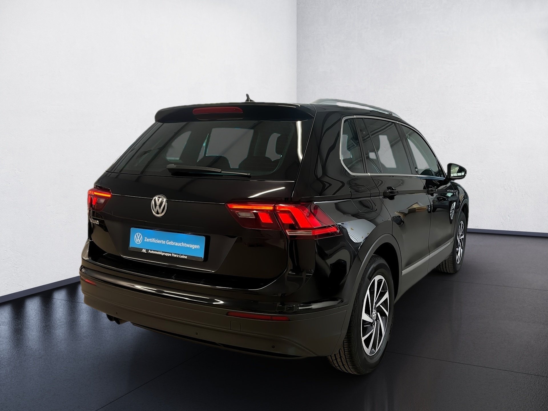 Tiguan SOUND TSI+AHK+ALU 17+NAVI+LED+ACC+APP CONNECT+SIDE ASSIST+EINPARKHILFE