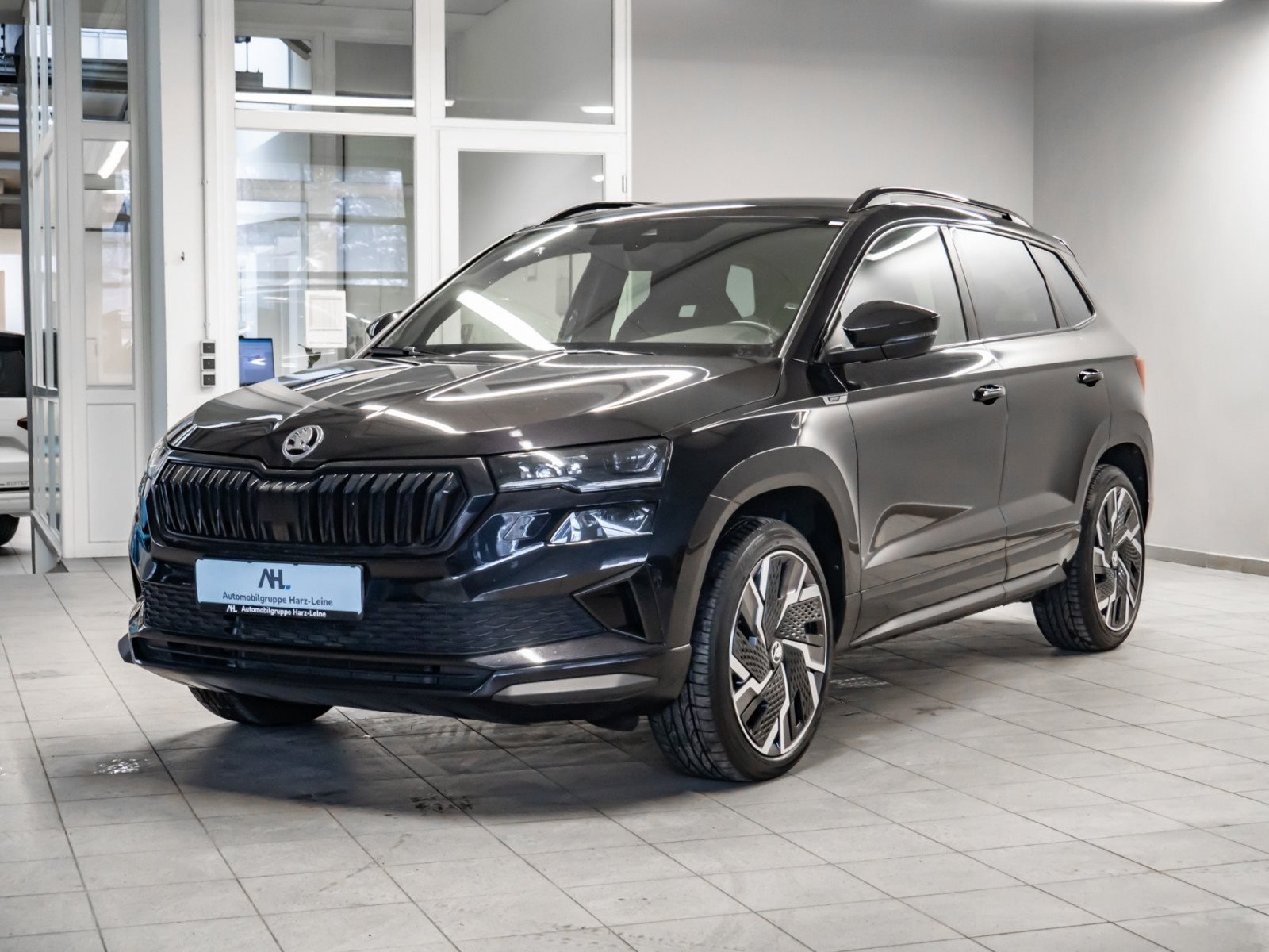 Karoq SPORTLINE TDI DSG 4x4+ALU 19+DCC+NAVI+LED-MATRIX+SMART LINK+KLIMA