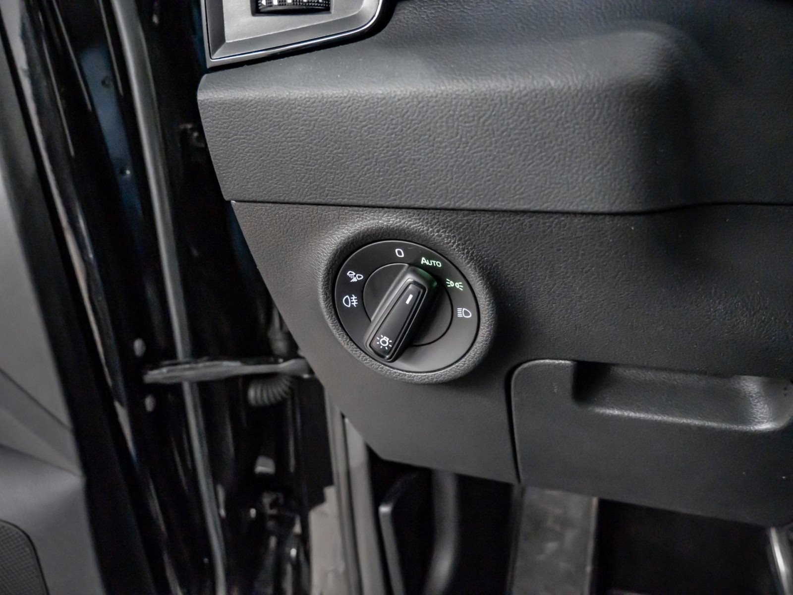 Karoq SPORTLINE TDI DSG 4x4+ALU 19+DCC+NAVI+LED-MATRIX+SMART LINK+KLIMA