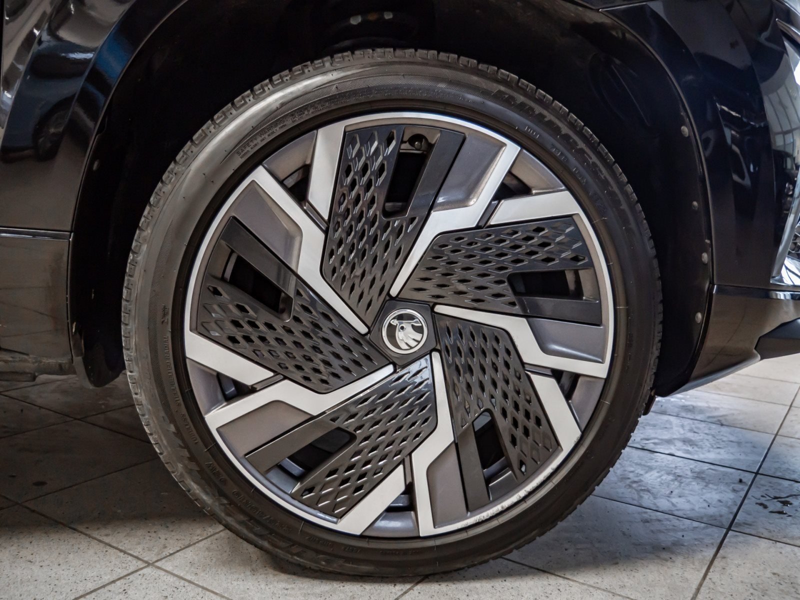 Karoq SPORTLINE TDI DSG 4x4+ALU 19+DCC+NAVI+LED-MATRIX+SMART LINK+KLIMA