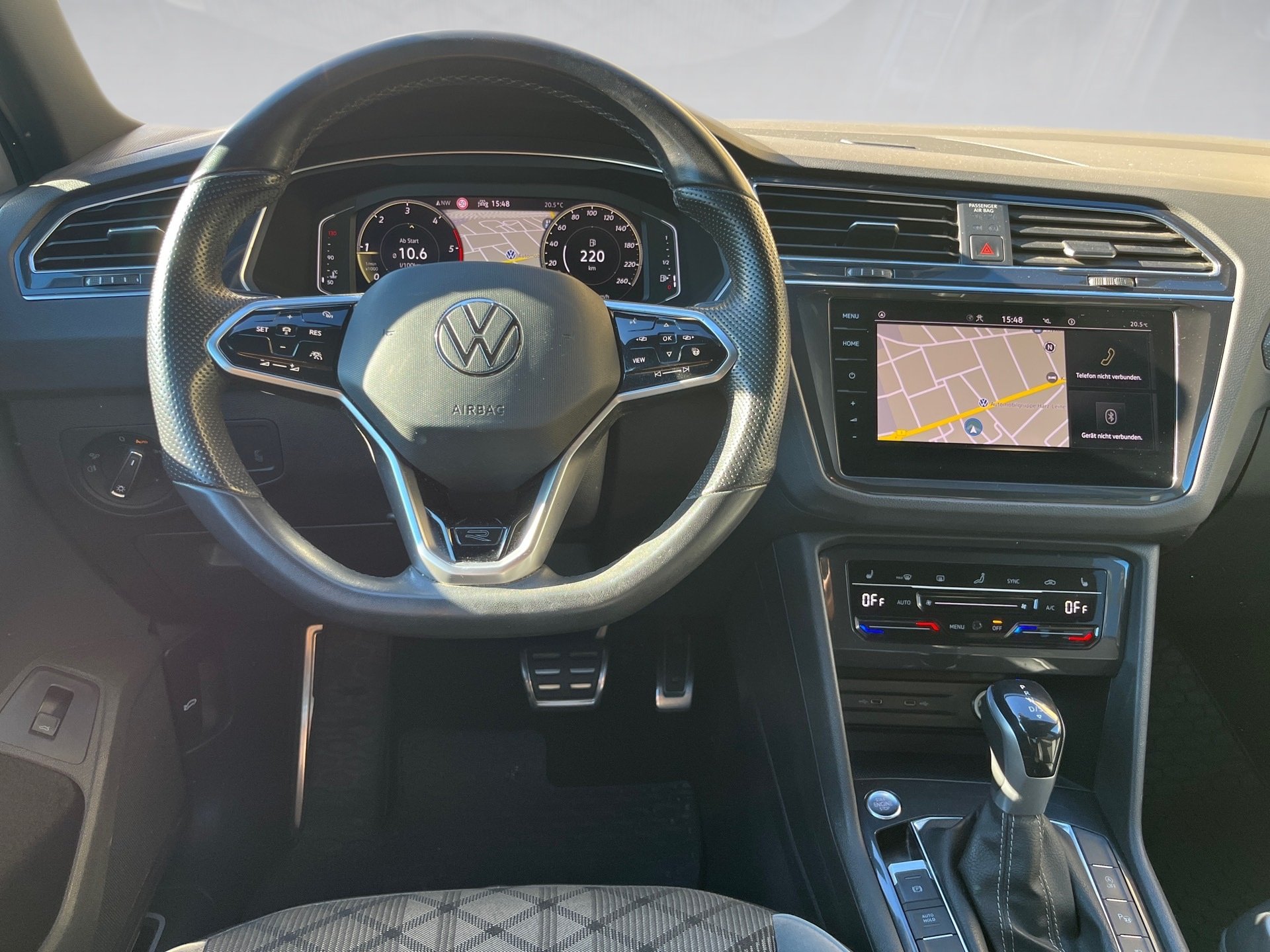 Tiguan R-LINE TDI DSG+AHK+ALU 20+LED-MATRIX+TRAVEL ASSIST+SPORTFAHRWERK+APP CON