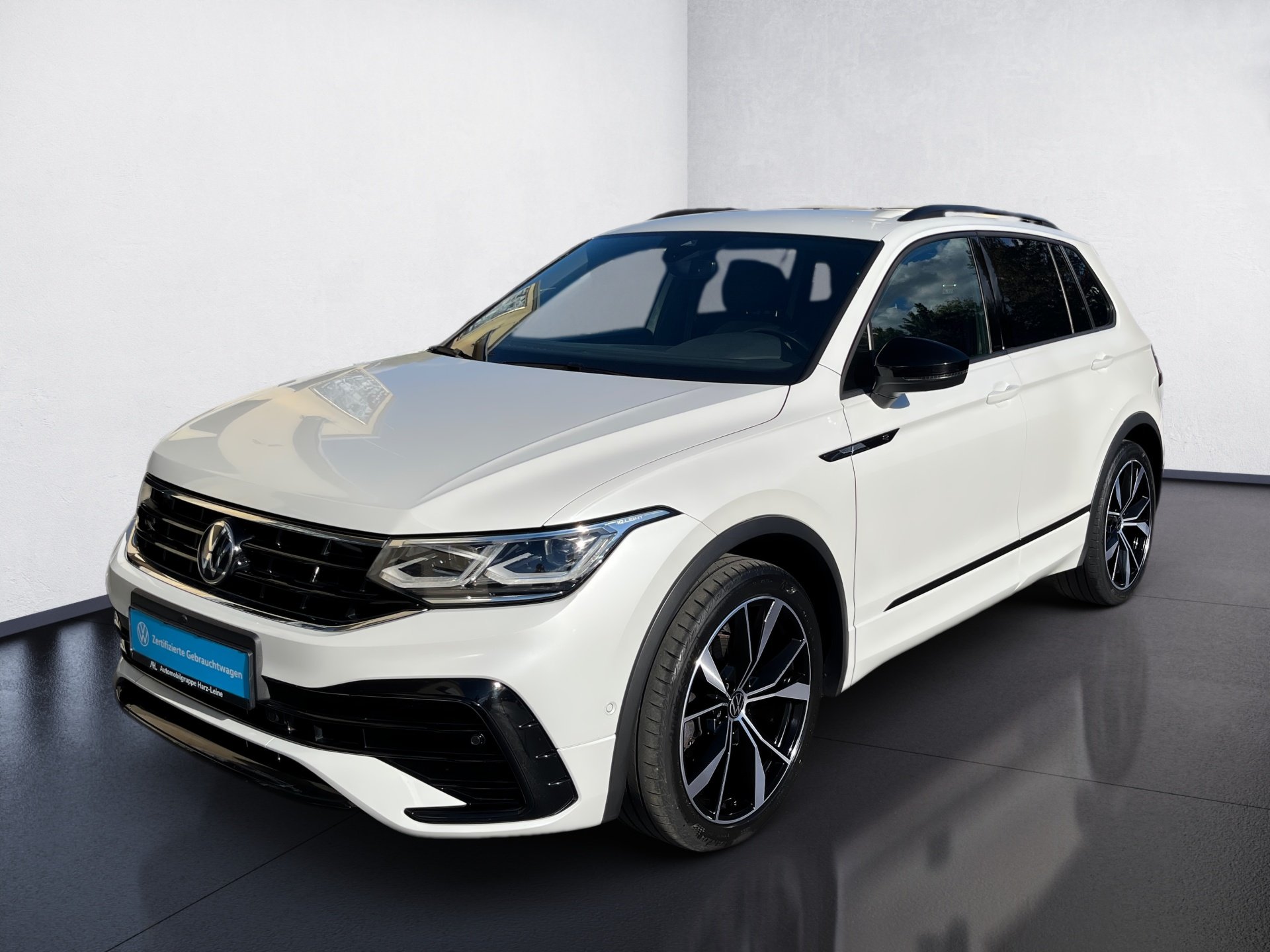 Tiguan R-LINE TDI DSG+AHK+ALU 20+LED-MATRIX+TRAVEL ASSIST+SPORTFAHRWERK+APP CON