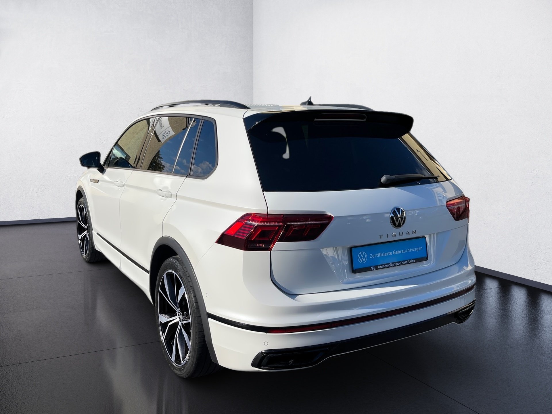 Tiguan R-LINE TDI DSG+AHK+ALU 20+LED-MATRIX+TRAVEL ASSIST+SPORTFAHRWERK+APP CON
