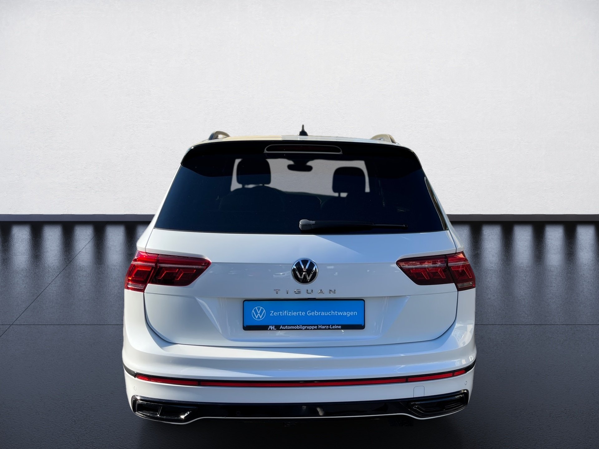 Tiguan R-LINE TDI DSG+AHK+ALU 20+LED-MATRIX+TRAVEL ASSIST+SPORTFAHRWERK+APP CON