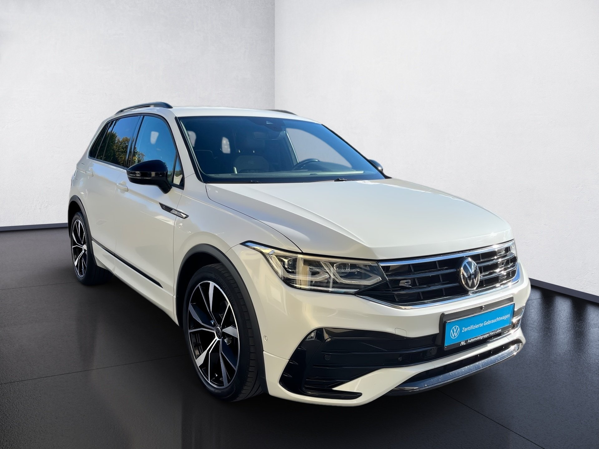 Tiguan R-LINE TDI DSG+AHK+ALU 20+LED-MATRIX+TRAVEL ASSIST+SPORTFAHRWERK+APP CON