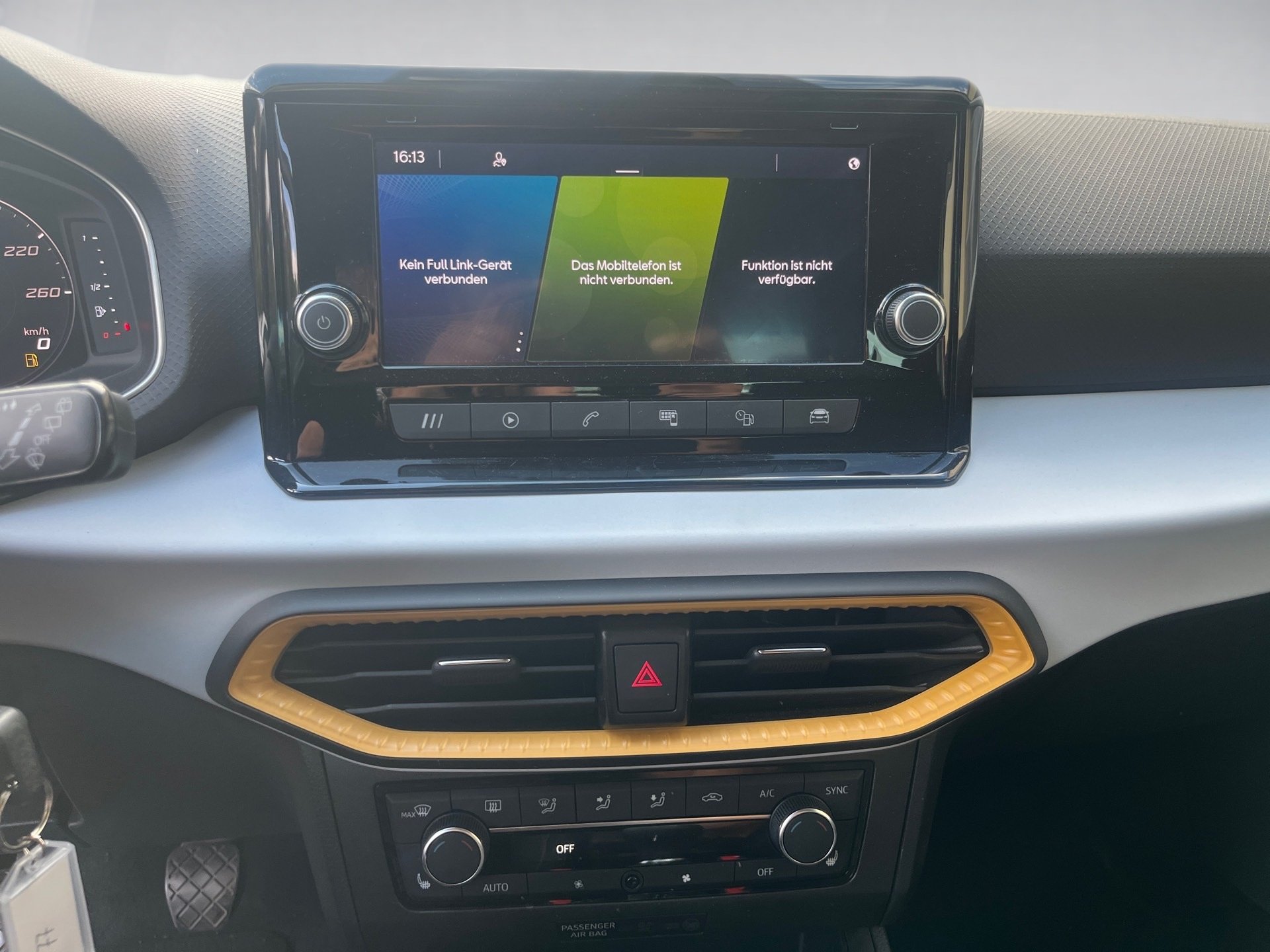 Ibiza STYLE TSI+ALU 15+LED+SITZHEIZUNG+MIRROR LINK+SPURHALTEASSISTENT+KOMFORT