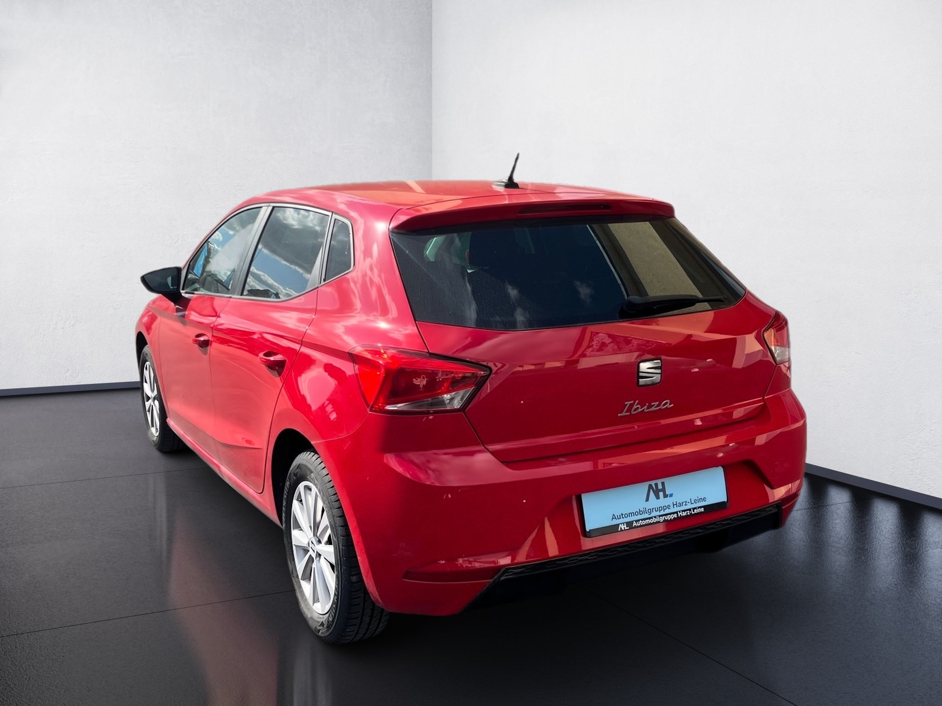 Ibiza STYLE TSI+ALU 15+LED+SITZHEIZUNG+MIRROR LINK+SPURHALTEASSISTENT+KOMFORT