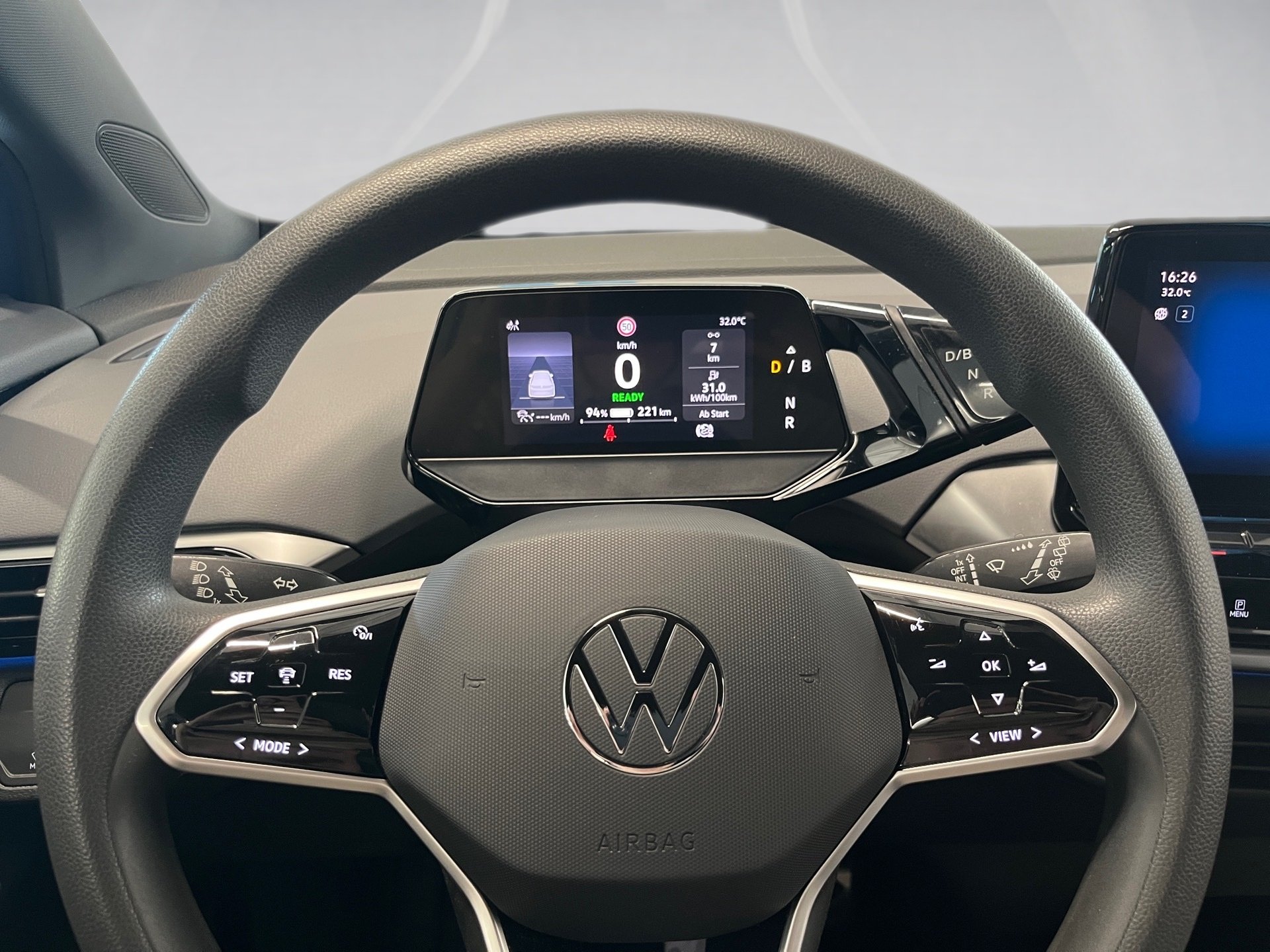 ID.4 PURE+RÜCKFAHRKAMERA+KEYLESS+NAVI PRO+PARK ASSIST+ACC+LED+APP CONNECT+KLIMA