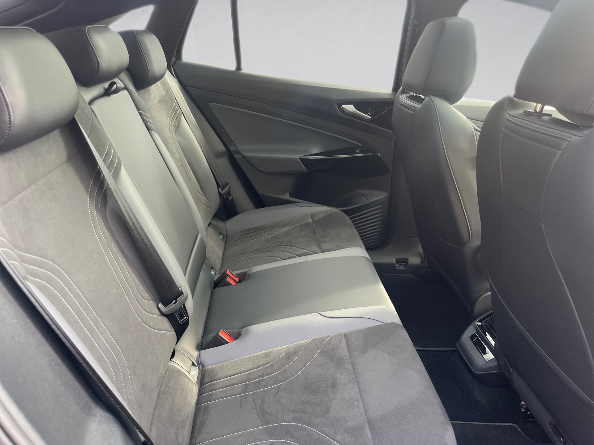 ID.5 PRO+ALU 19+RÜCKFAHRKAMERA+AHK+LED-MATRIX+PARKASSISTEN+ACC+APP CONNECT